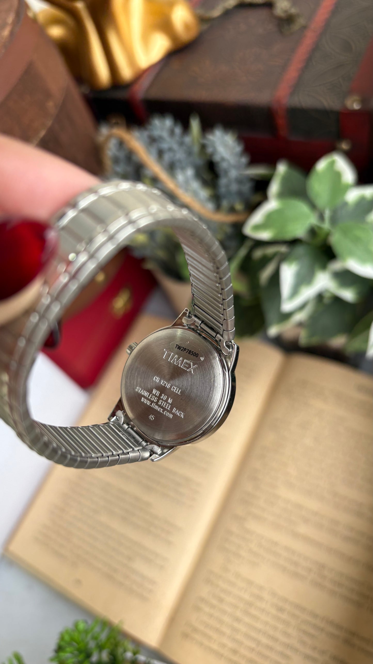 Vintage Timex Watch in Silver Tone Stretch Band Unisex