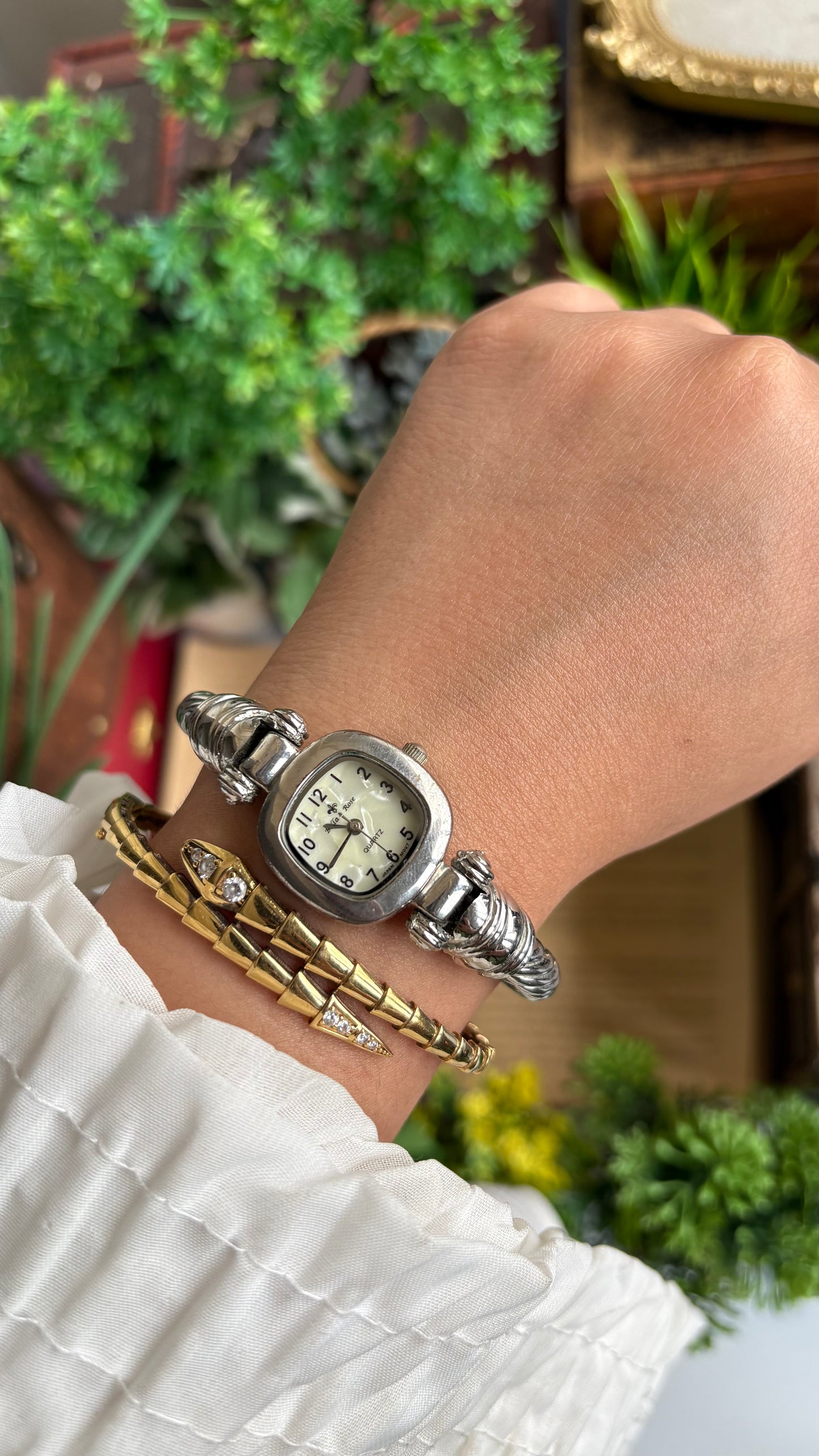 Vintage Bella & Rose Watch in Silver Tone Mother of Pearl Dial