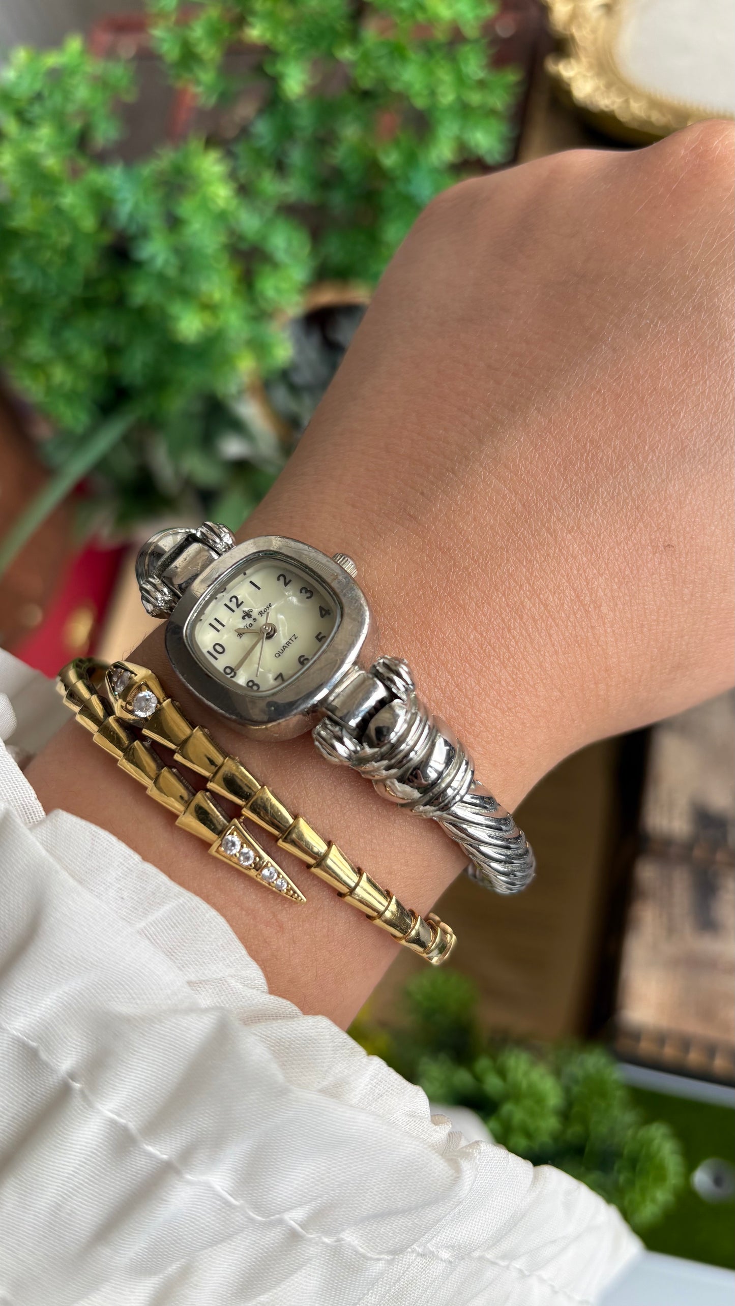 Vintage Bella & Rose Watch in Silver Tone Mother of Pearl Dial