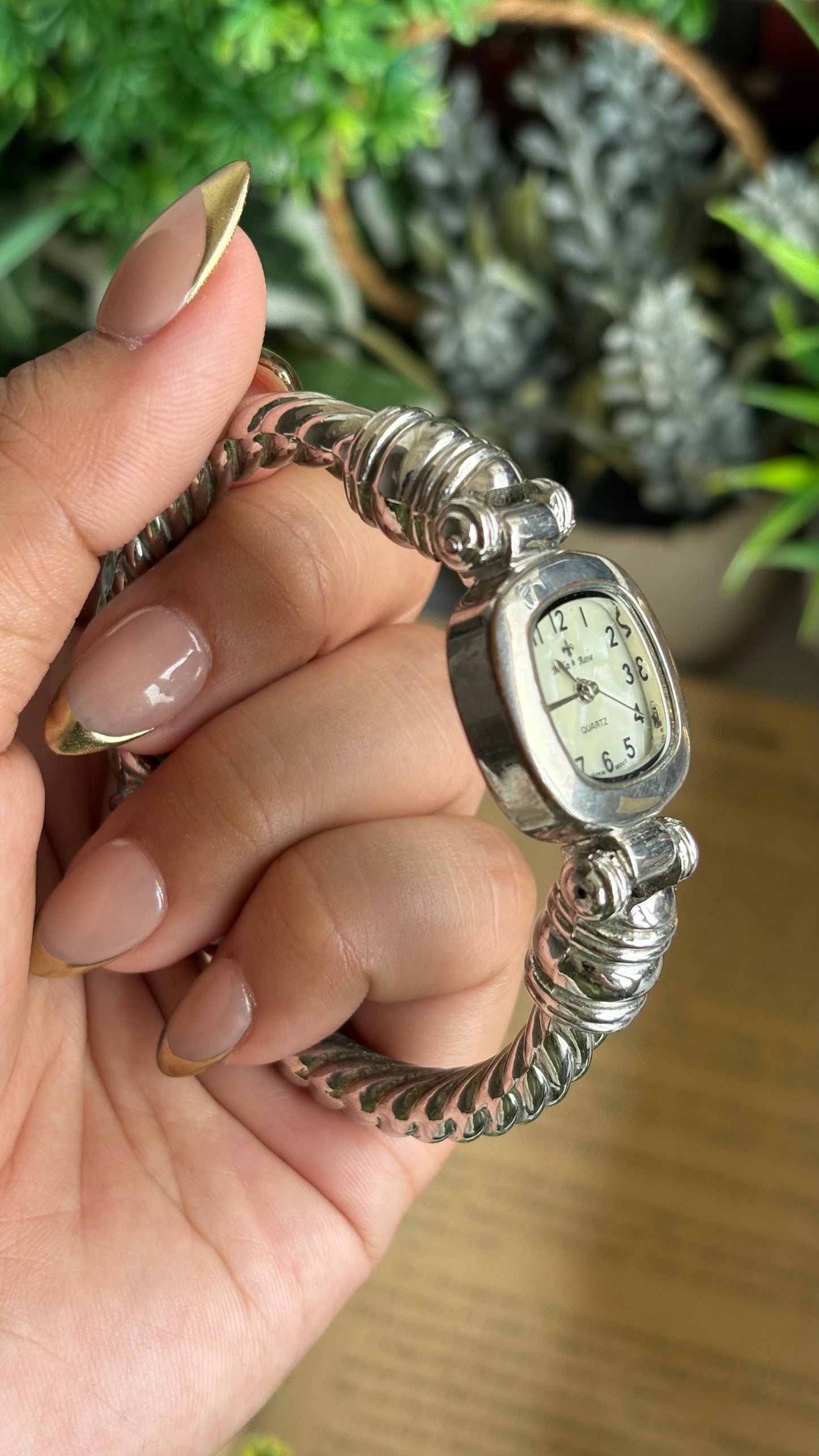 Vintage Bella & Rose Watch in Silver Tone Mother of Pearl Dial