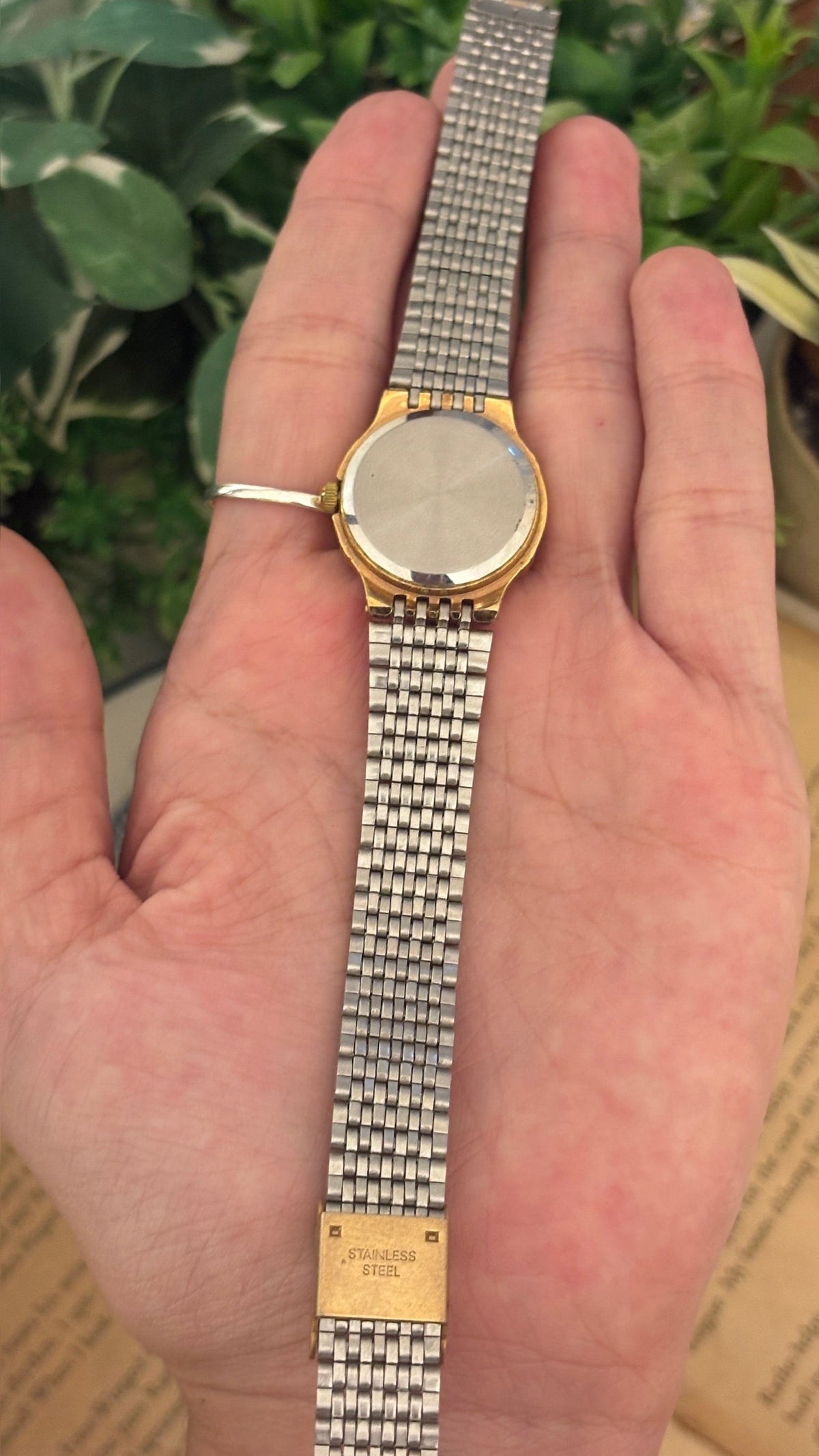 Vintage Romarni Valentino Classic Watch in Gold Tone Quartz