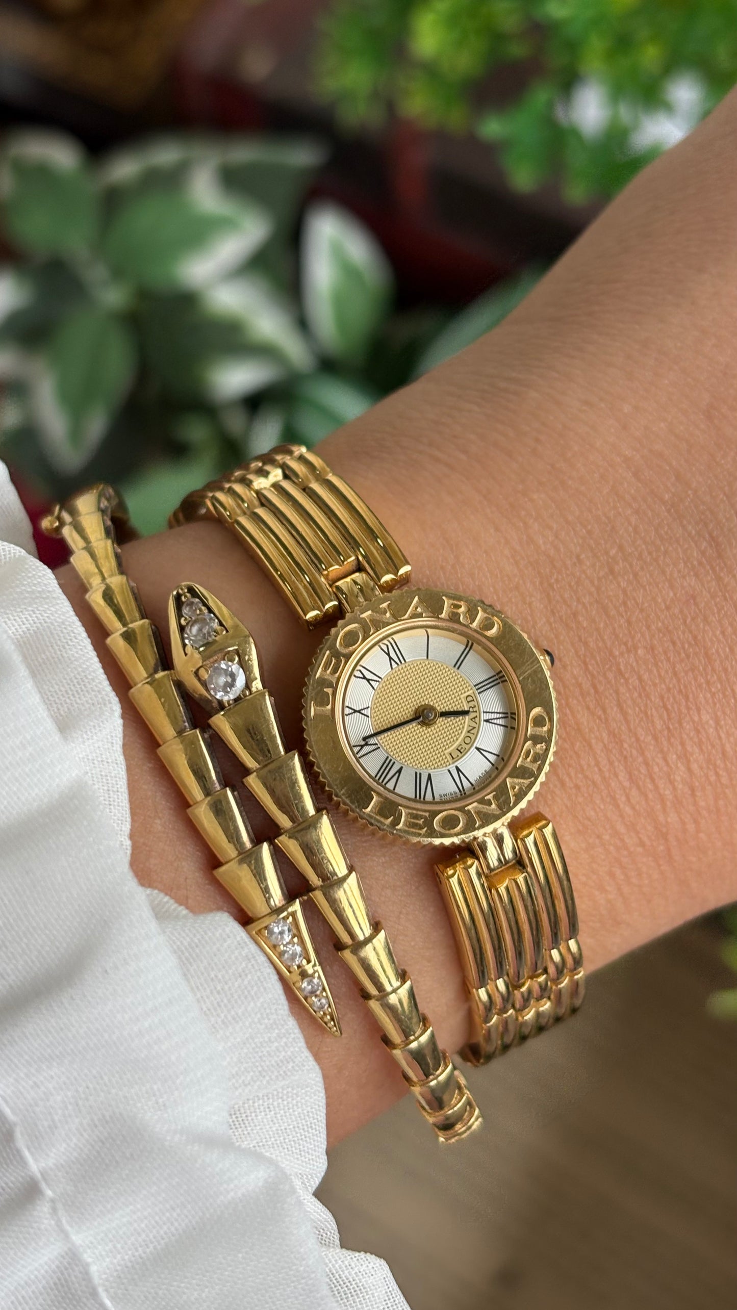 Vintage Leonard Swiss Designer’s Watch in Gold Tone Roman Dial