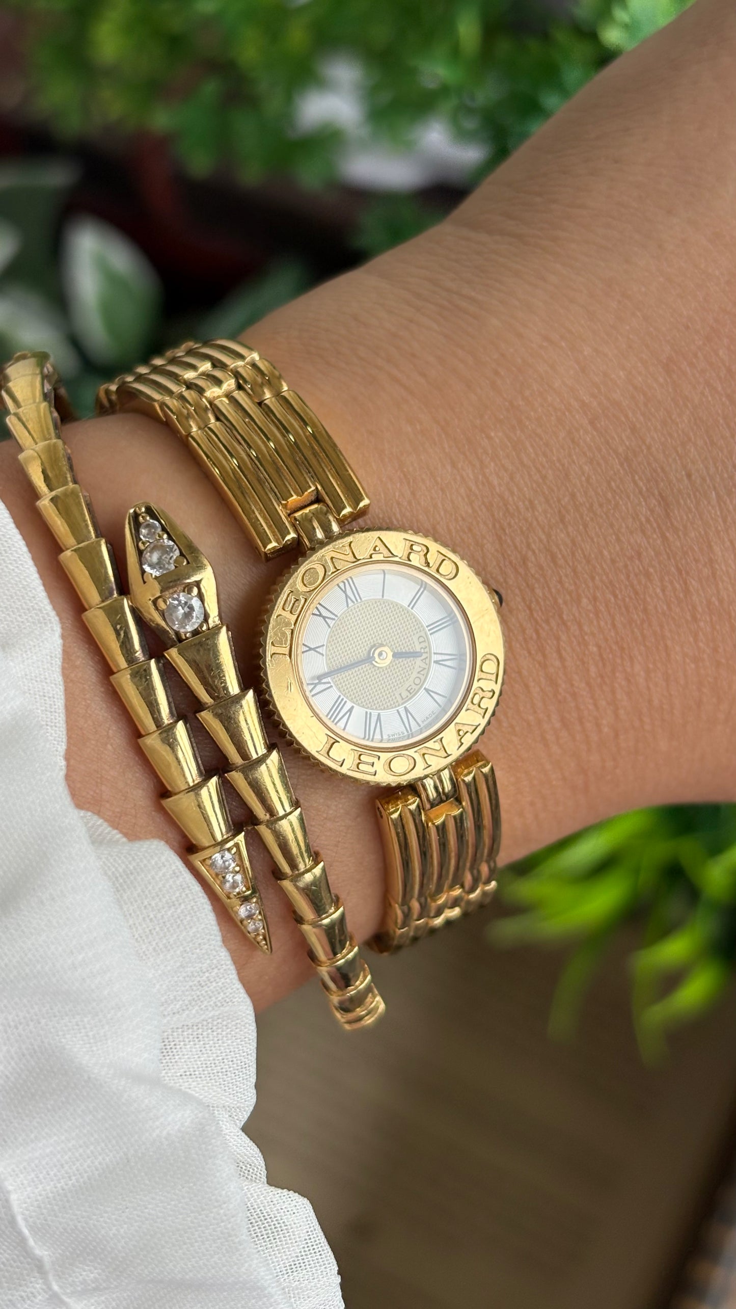 Vintage Leonard Swiss Designer’s Watch in Gold Tone Roman Dial