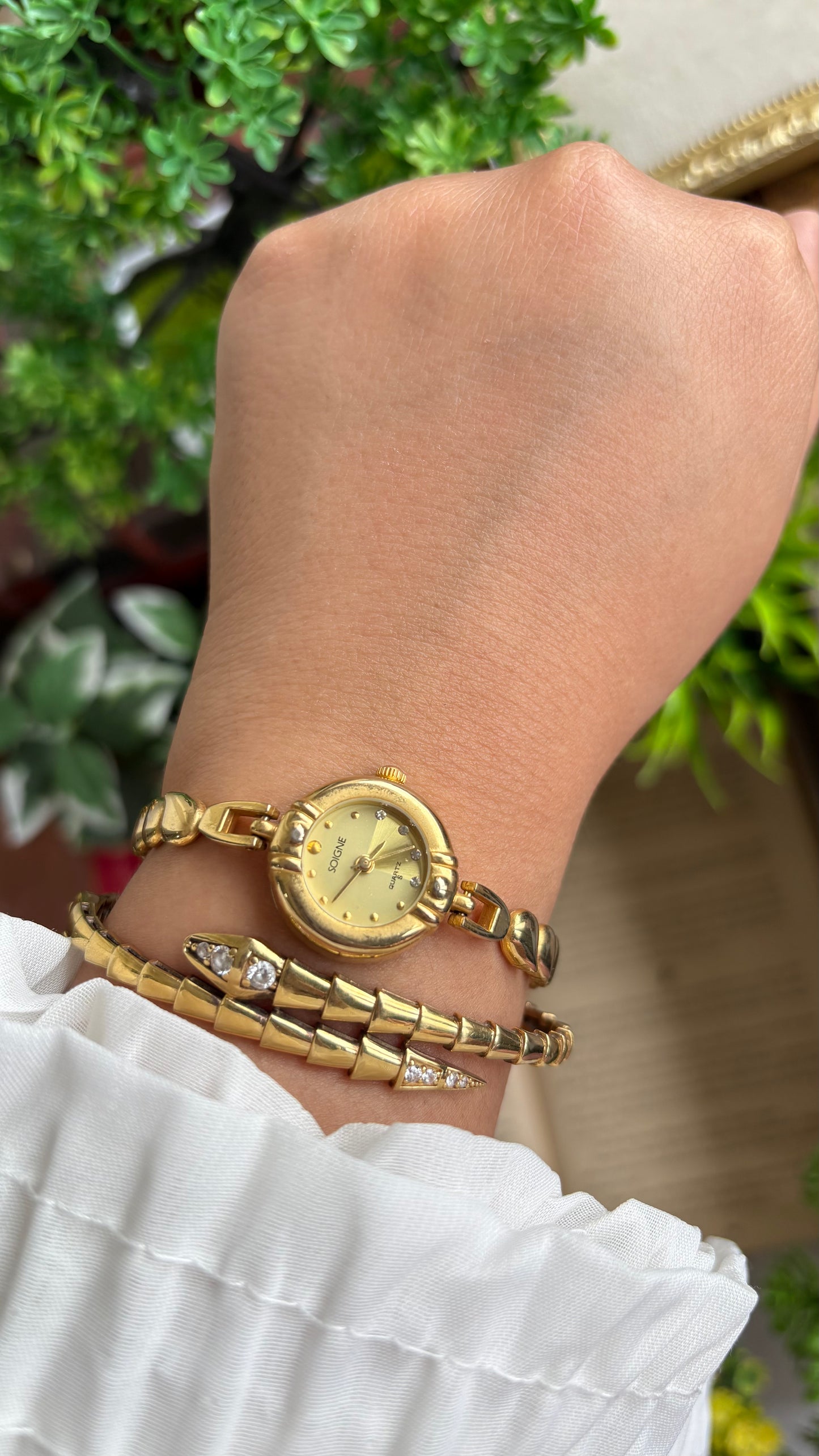Vintage Soigne Teardrop Chain Bracelet Watch in Gold Tone