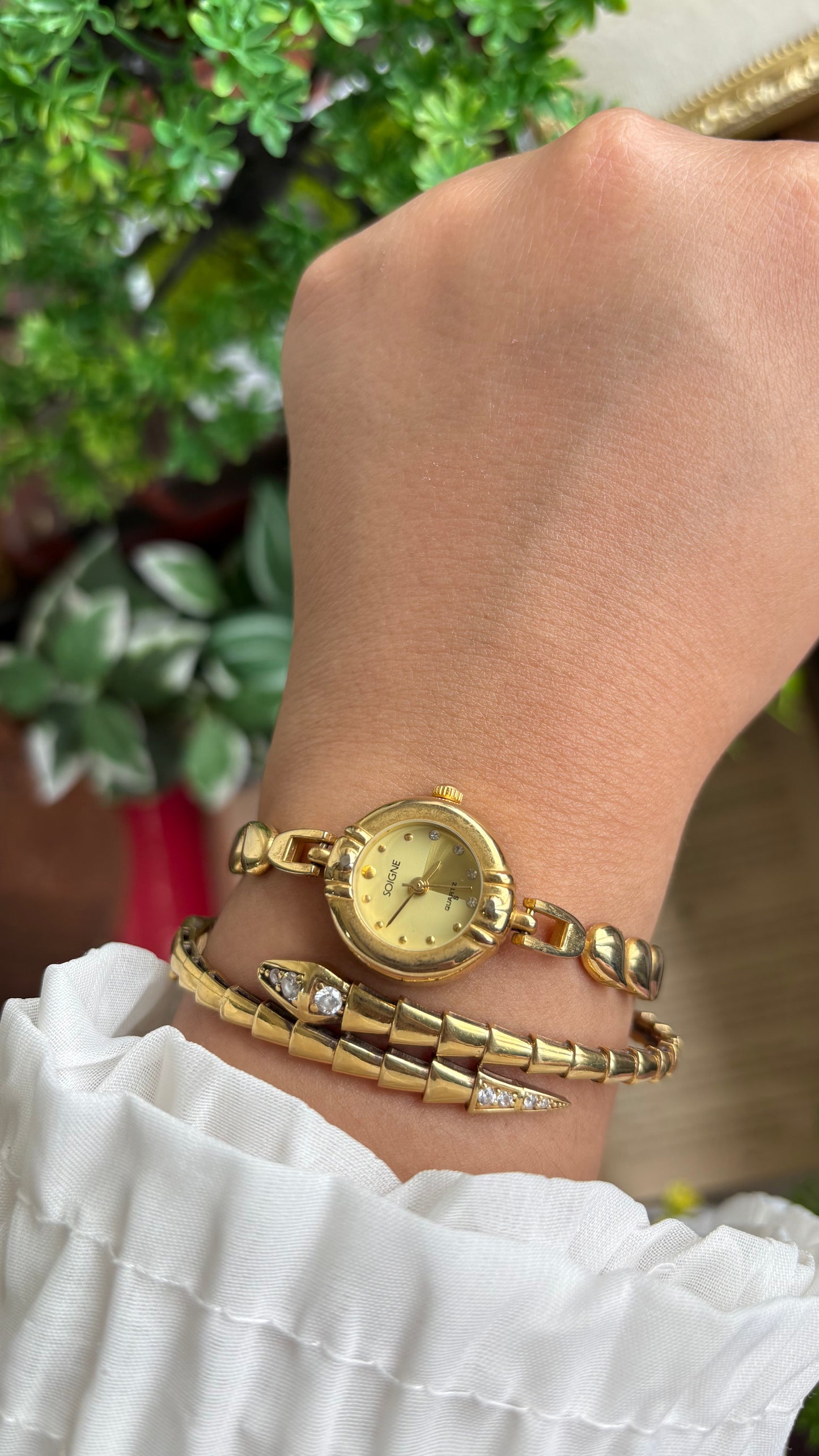Vintage Soigne Teardrop Chain Bracelet Watch in Gold Tone
