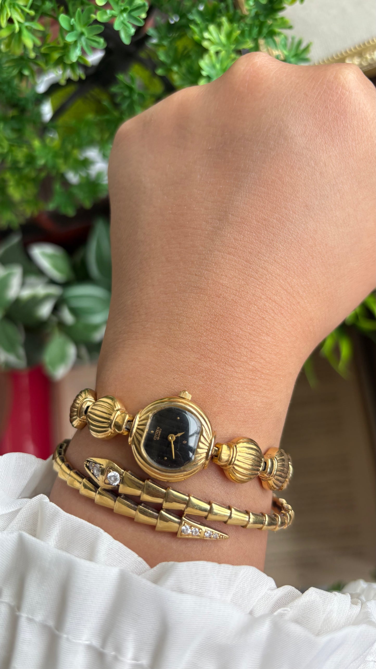 Extremely Rare Vintage Citizen Watch in Gold Tone Seashell Chain Straps Black Dial