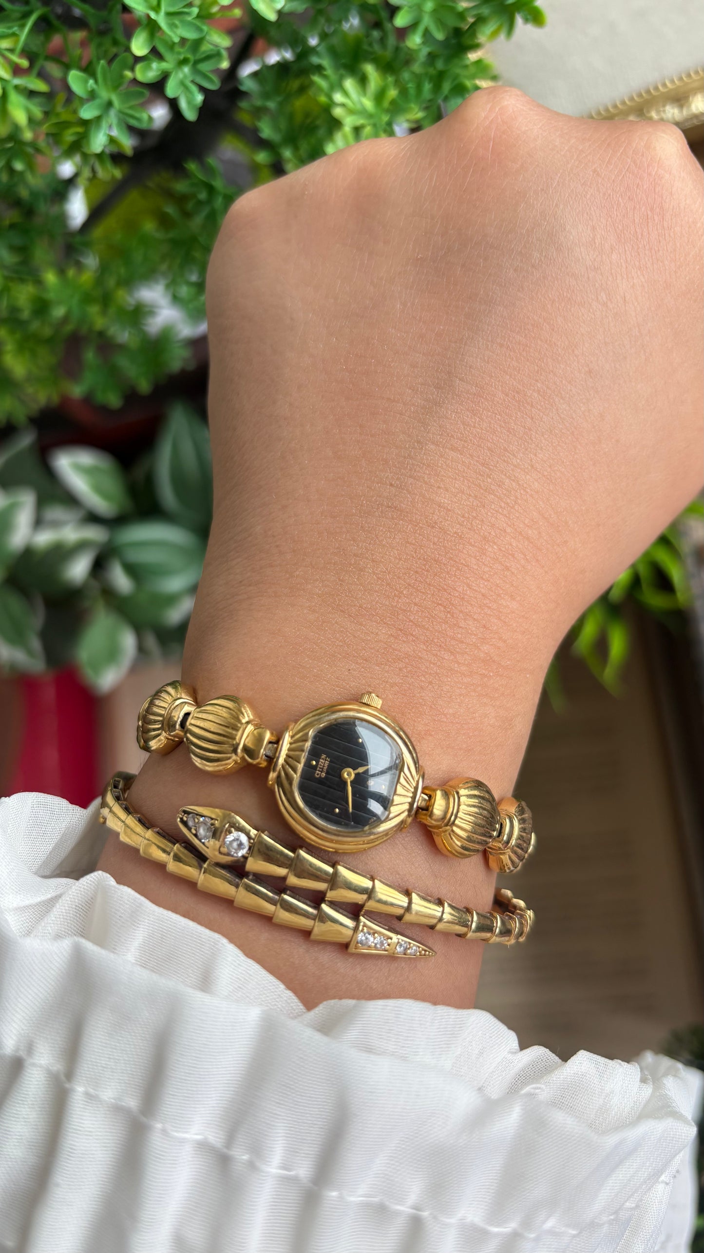 Extremely Rare Vintage Citizen Watch in Gold Tone Seashell Chain Straps Black Dial