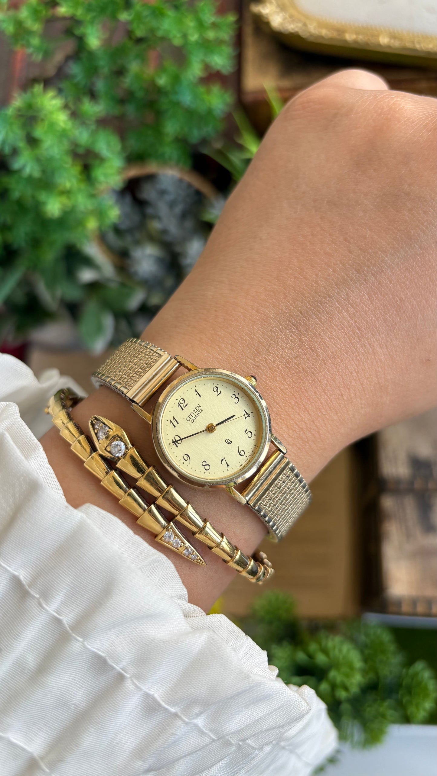 Vintage Citizen Watch in Gold Tone Stretch Strap