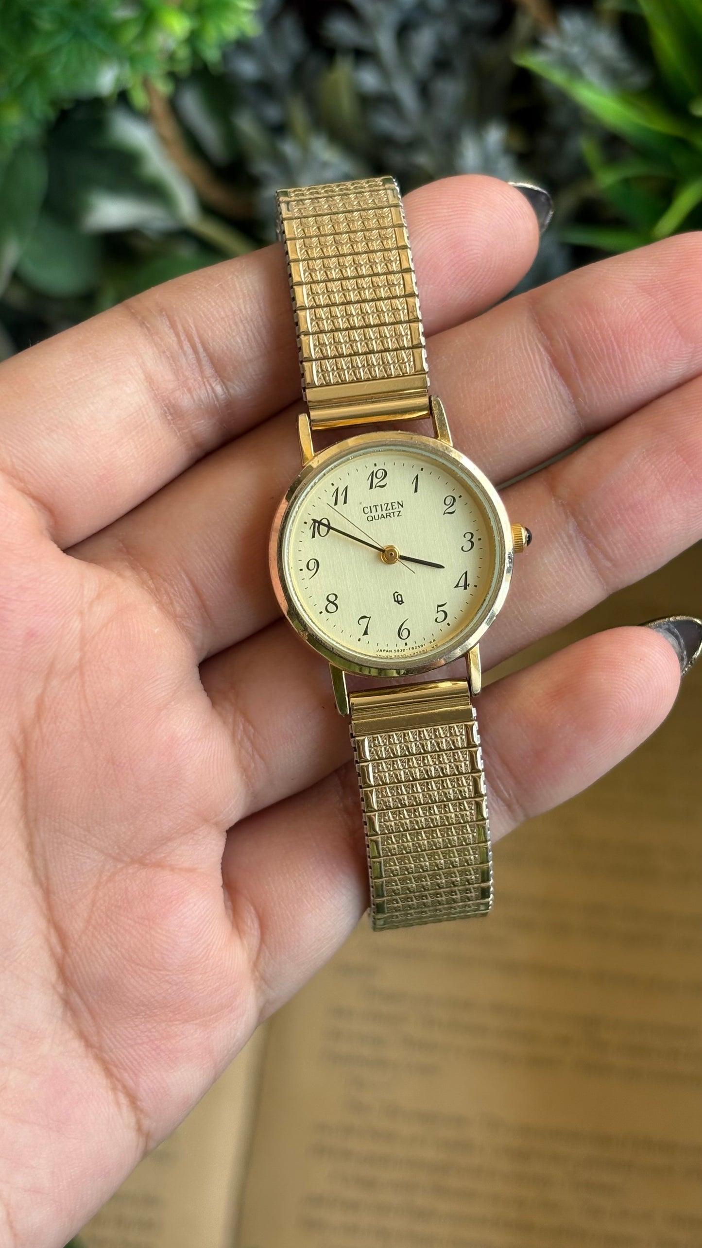 Vintage Citizen Watch in Gold Tone Stretch Strap
