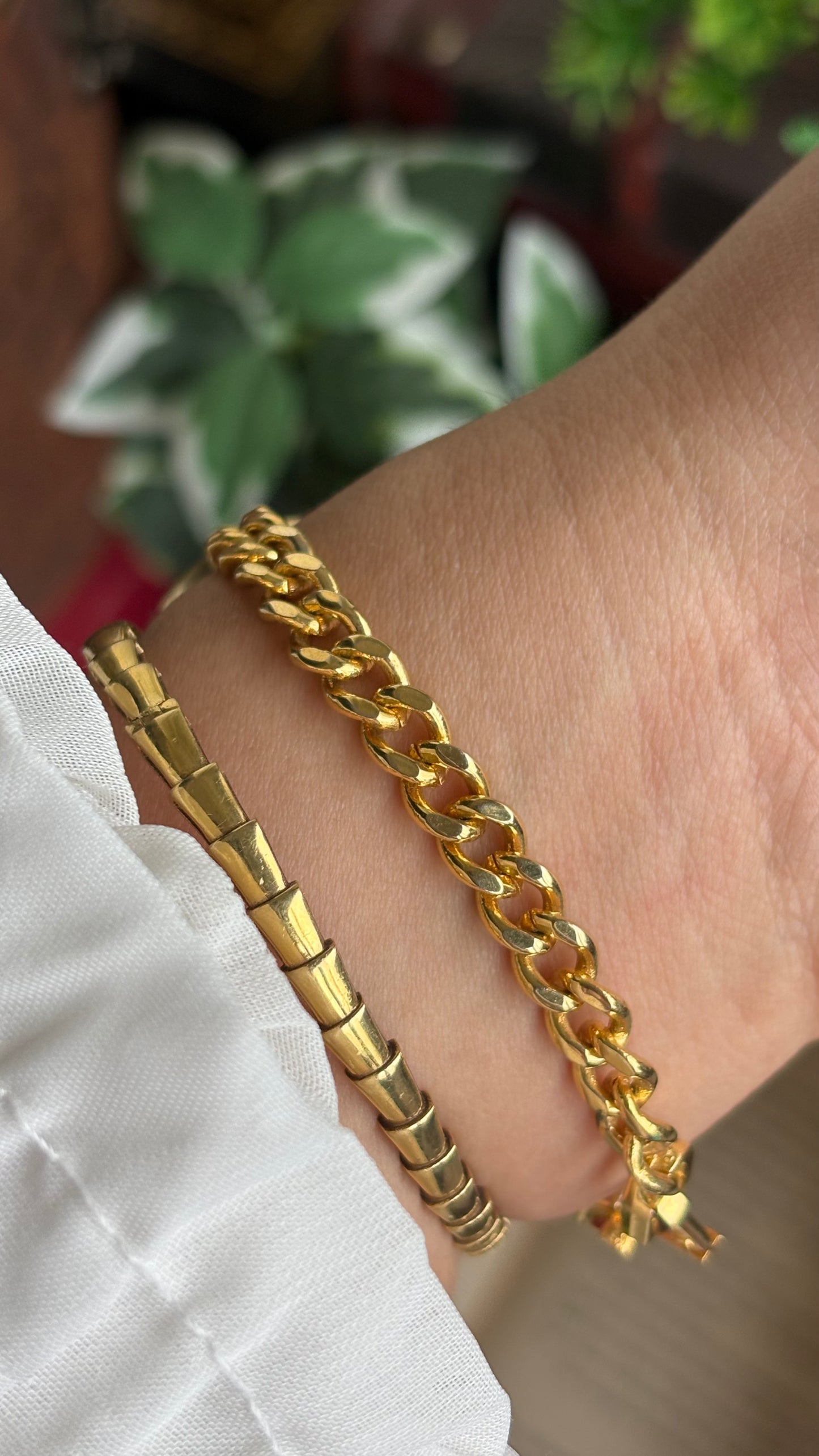 Vintage Belle Ville Chain Watch in Gold Tone Roman Dial