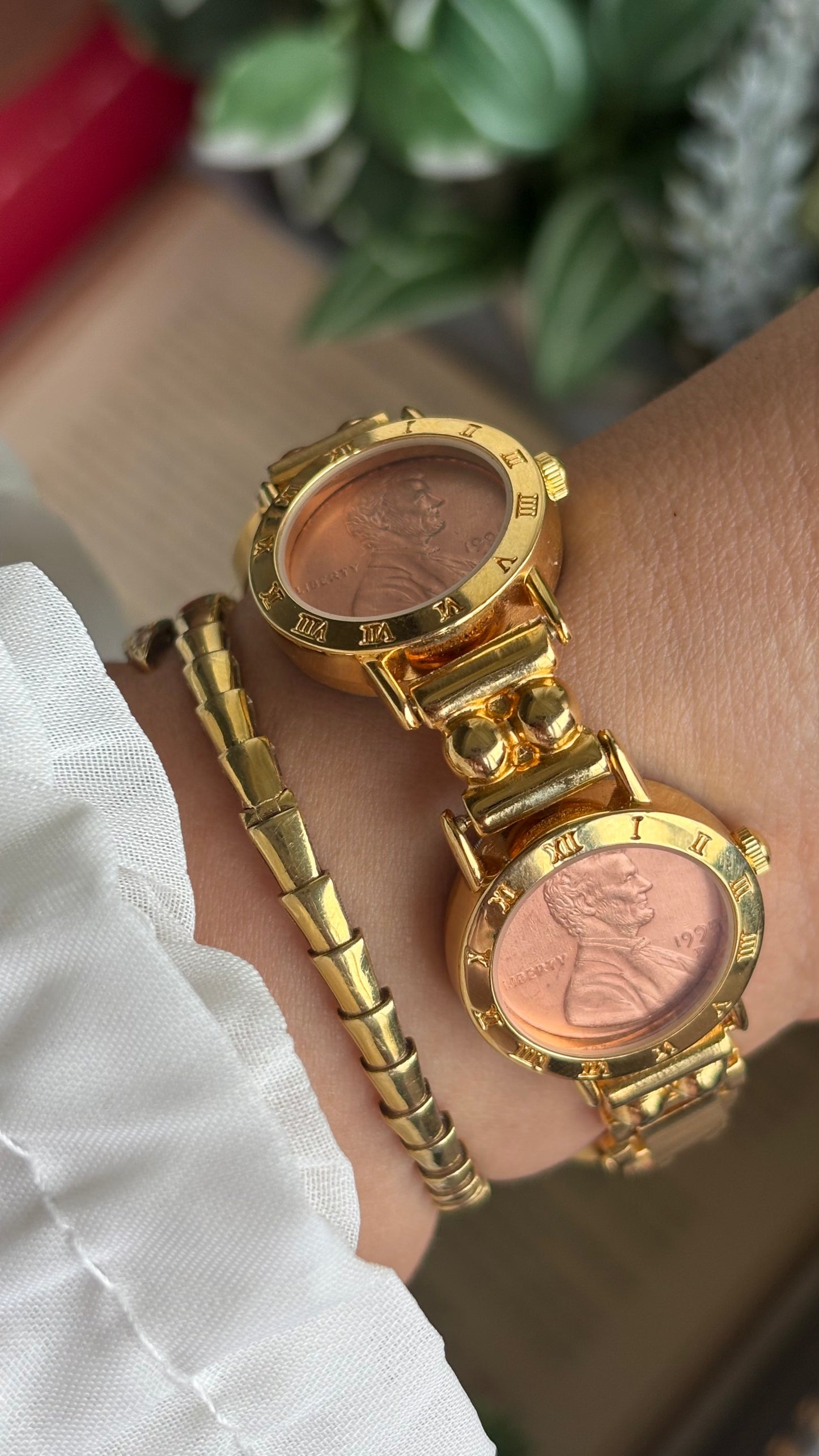 Extremely Rare Vintage Liberty 1978 Watch in Gold Tone Pink Dial