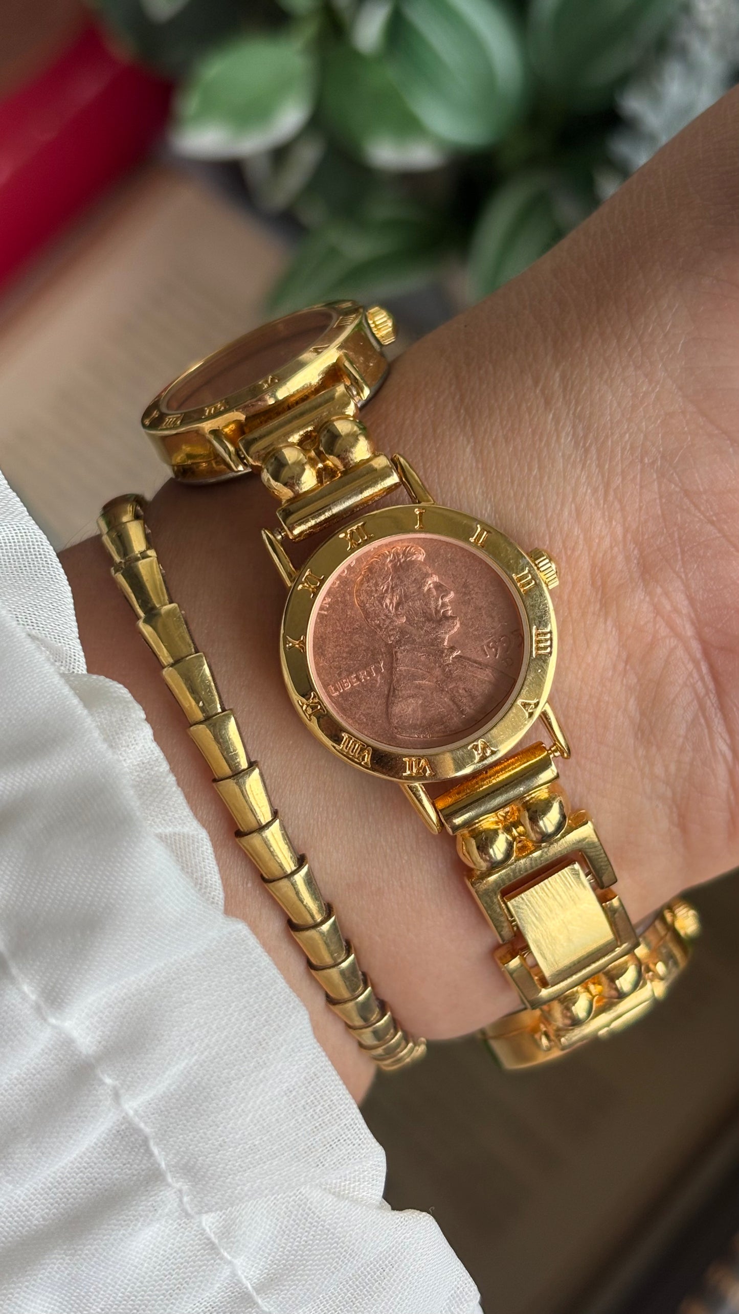 Extremely Rare Vintage Liberty 1978 Watch in Gold Tone Pink Dial