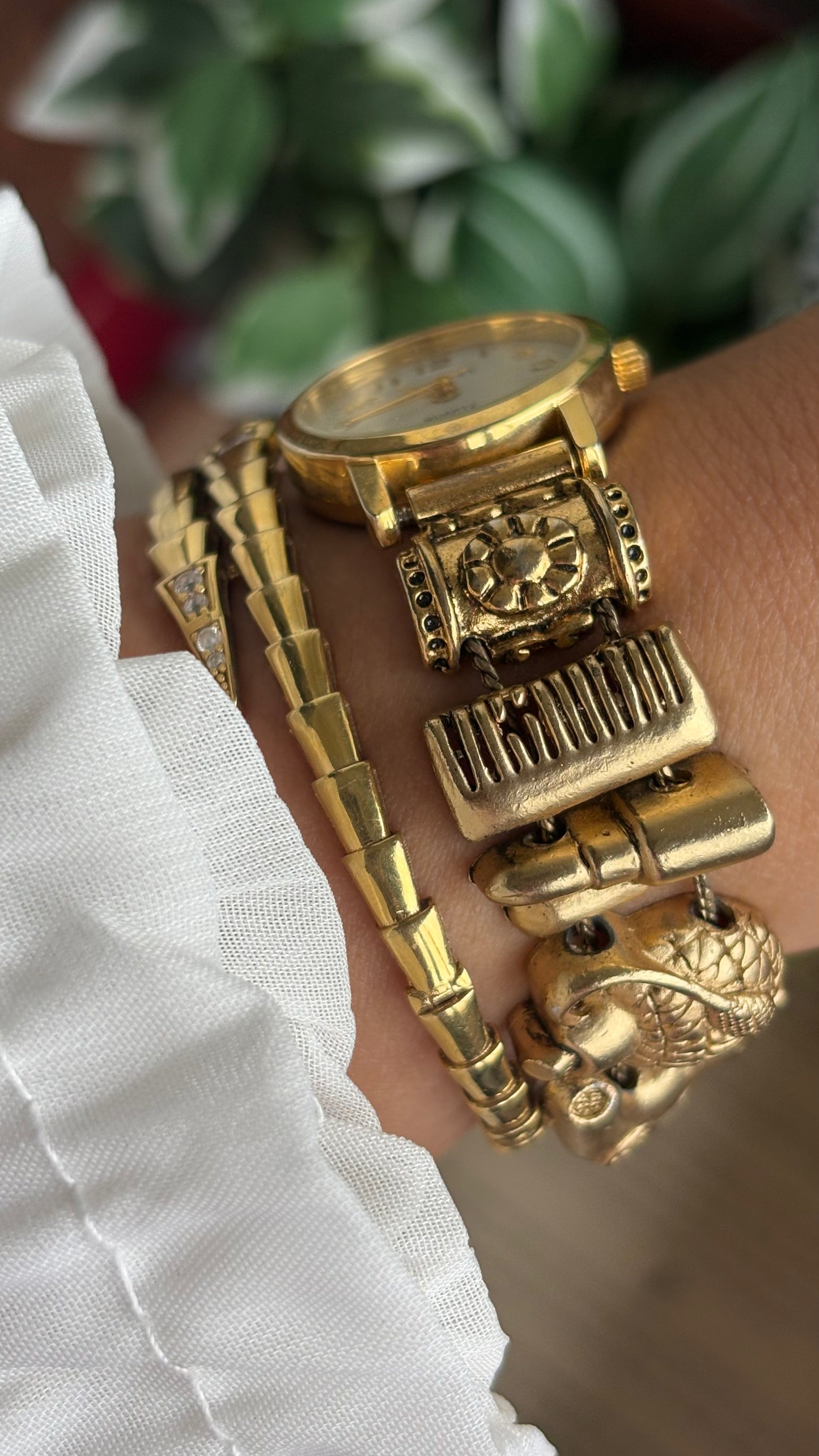 Vintage Hairstylist Charm Watch in Gold Tone