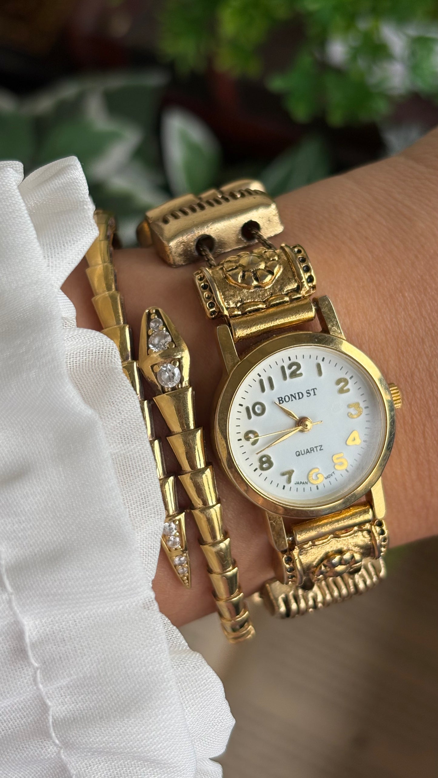 Vintage Hairstylist Charm Watch in Gold Tone
