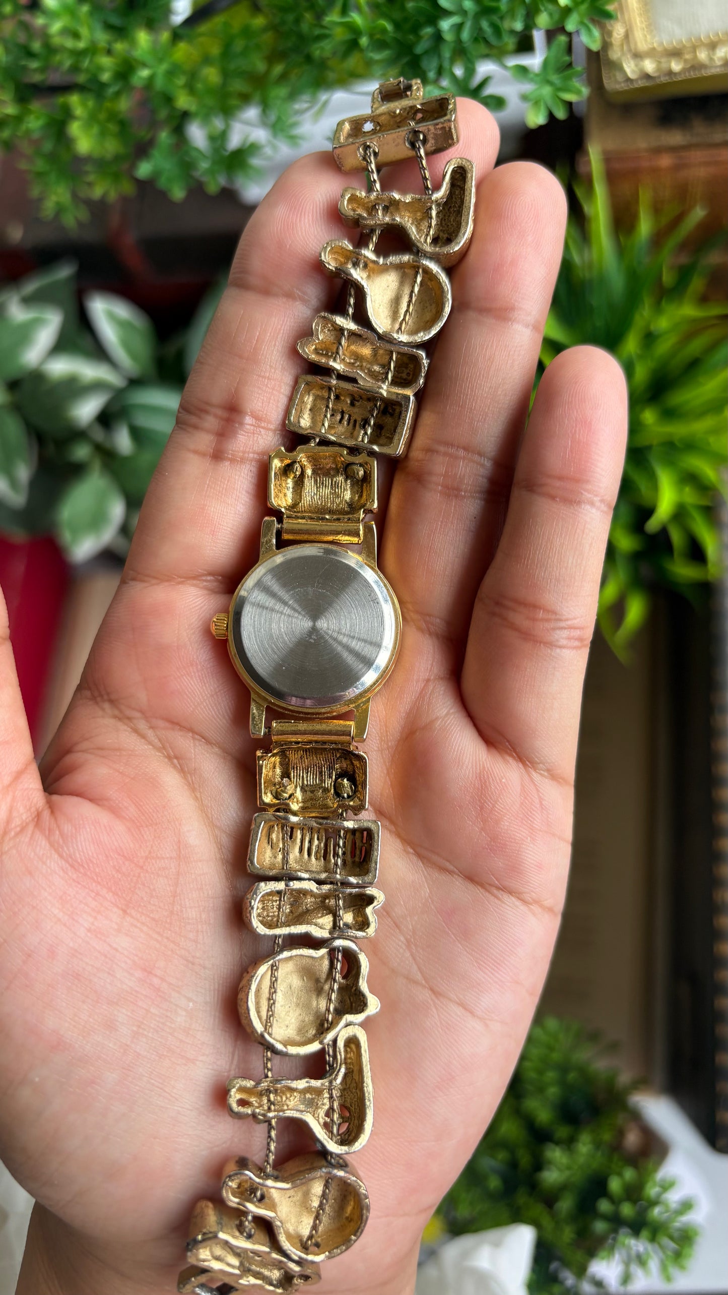 Vintage Hairstylist Charm Watch in Gold Tone