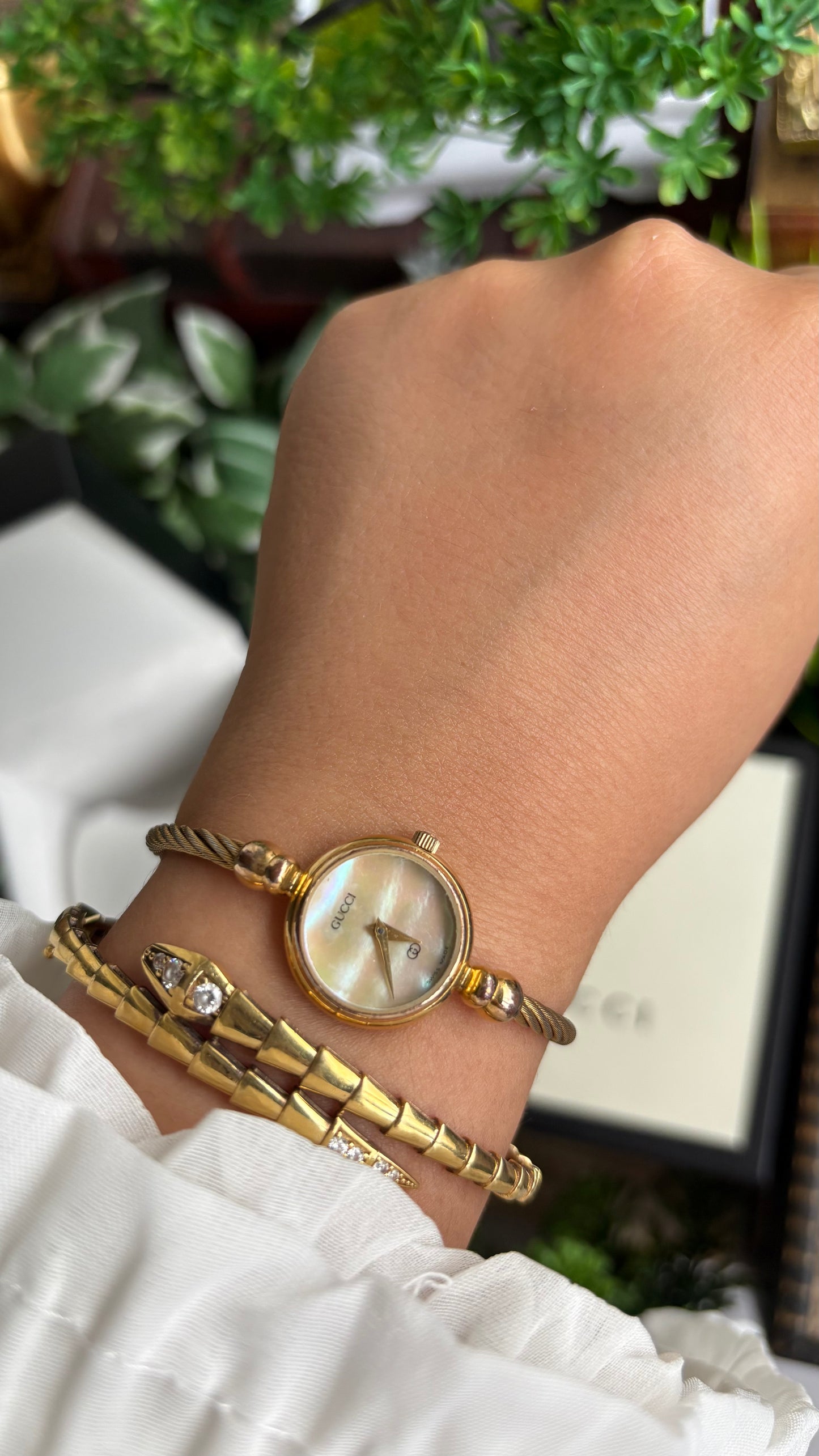 Extremely Rare Vintage 2700L Gucci Bangle Watch in Gold Tone Mother of Pearl Dial with Gucci Box