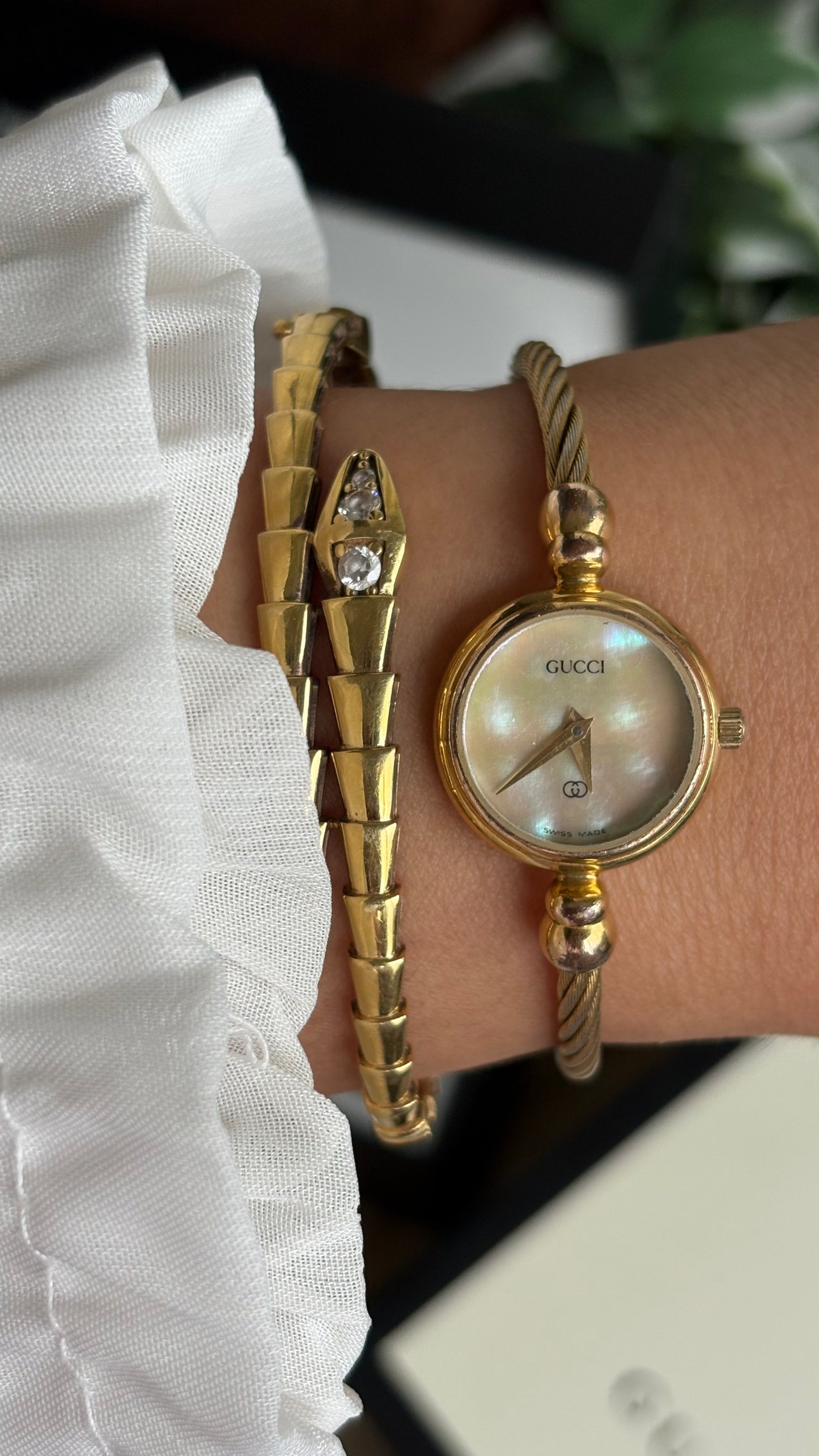 Extremely Rare Vintage 2700L Gucci Bangle Watch in Gold Tone Mother of Pearl Dial with Gucci Box