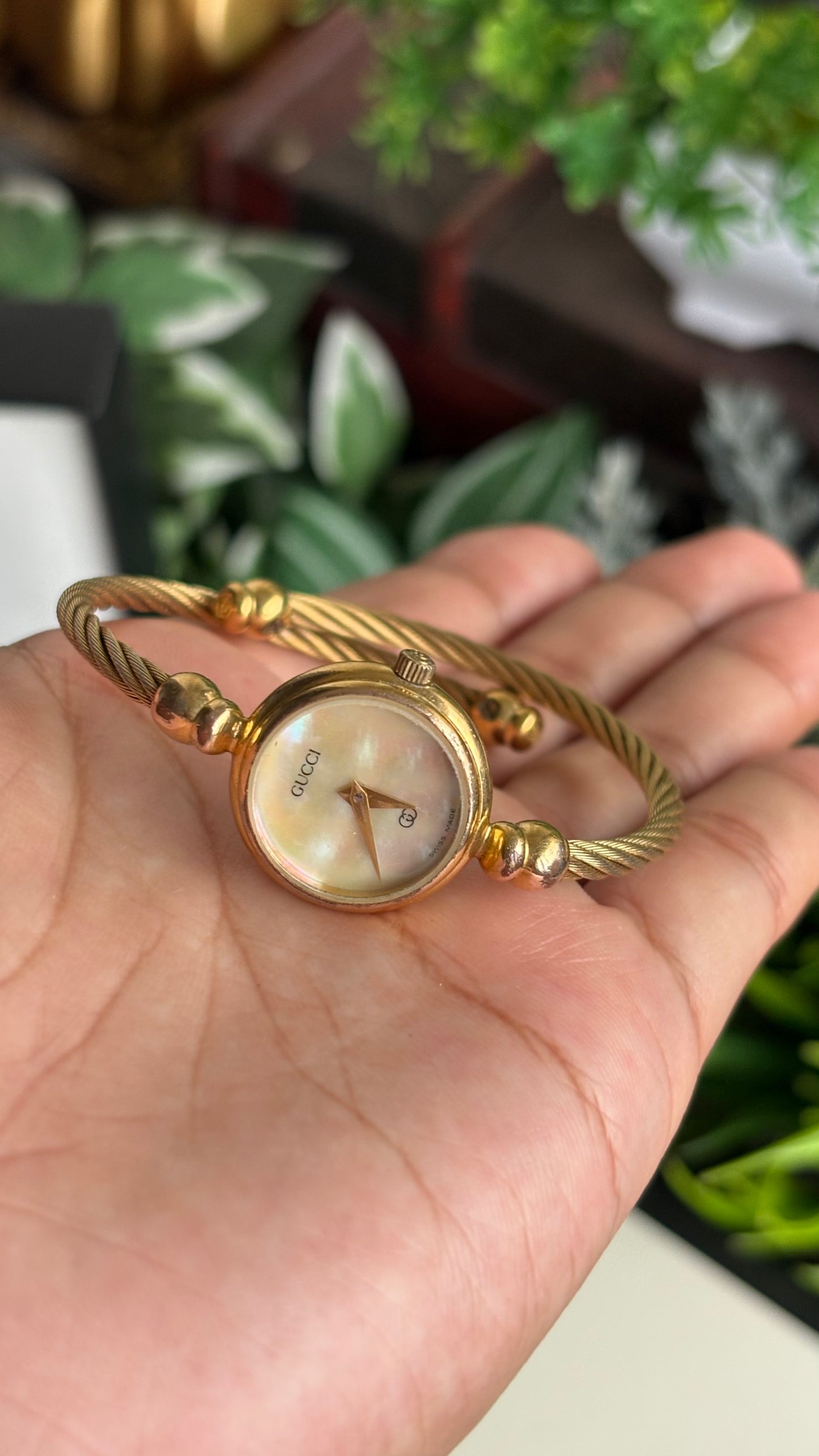 Extremely Rare Vintage 2700L Gucci Bangle Watch in Gold Tone Mother of Pearl Dial with Gucci Box