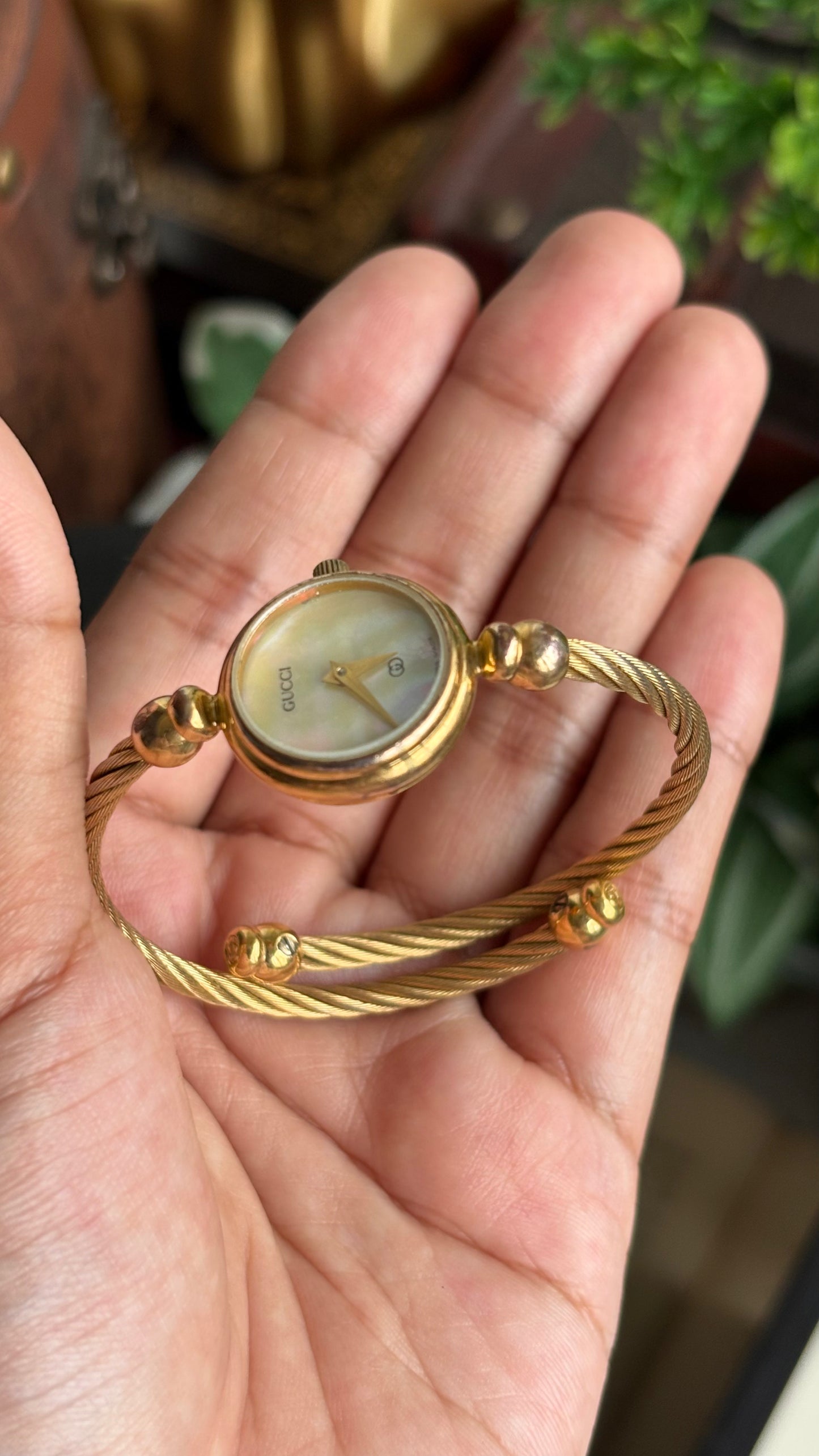Extremely Rare Vintage 2700L Gucci Bangle Watch in Gold Tone Mother of Pearl Dial with Gucci Box