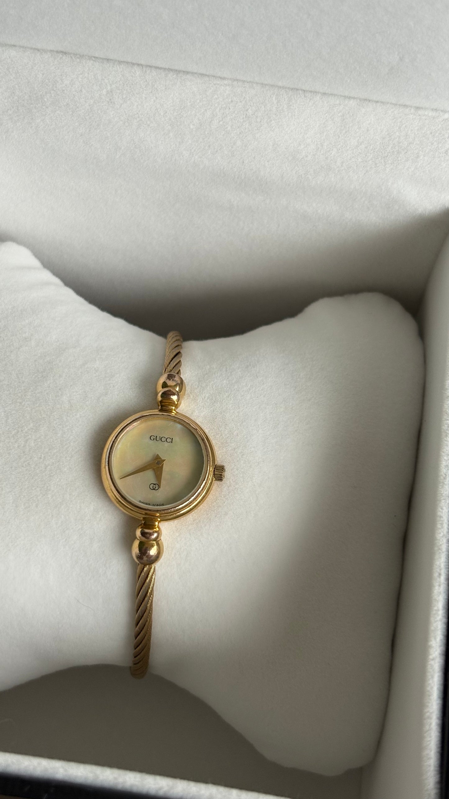 Extremely Rare Vintage 2700L Gucci Bangle Watch in Gold Tone Mother of Pearl Dial with Gucci Box