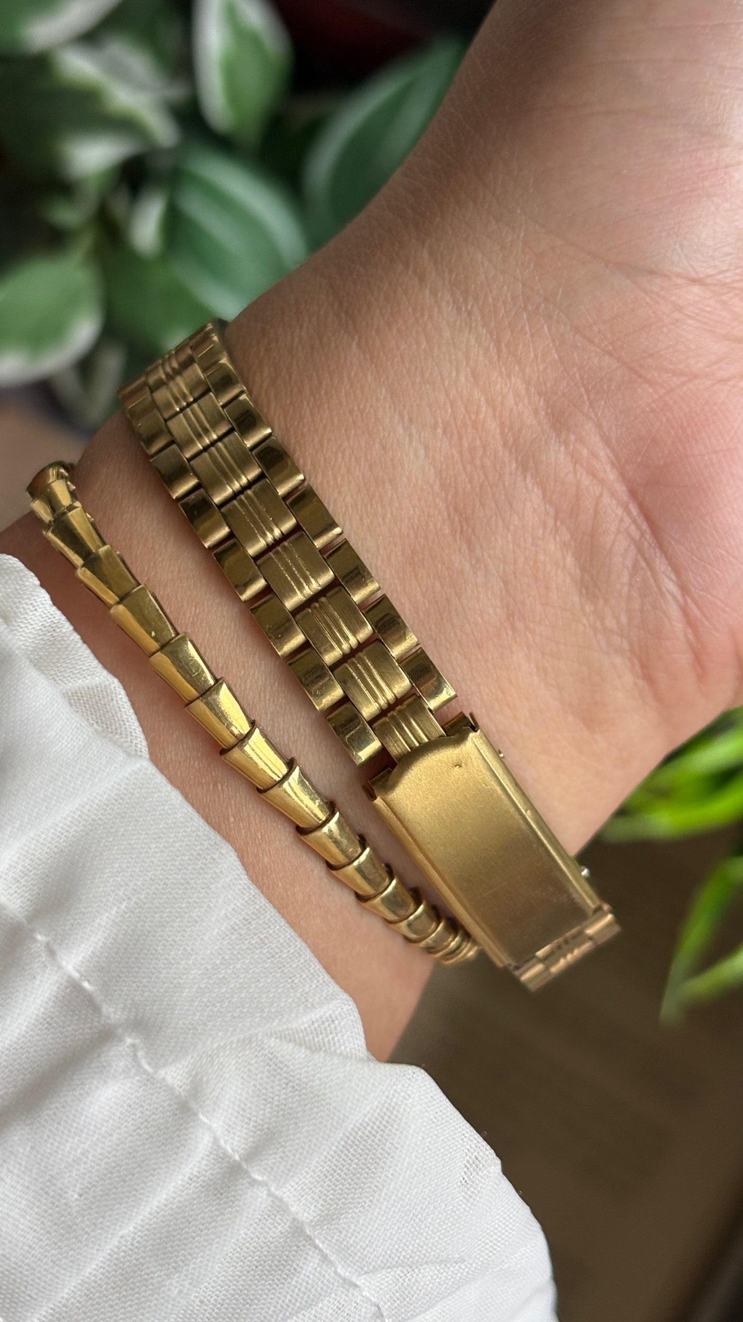 Vintage Heart Watch in Gold Tone Mother of Pearl Dial