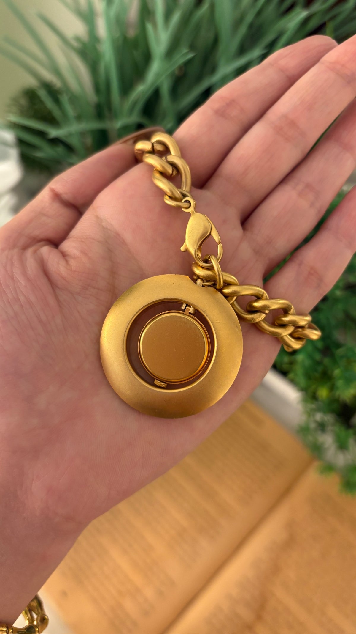 Rare Vintage Japan Quartz Hanging Clock Face Bracelet Chain Watch in Gold Tone Quartz