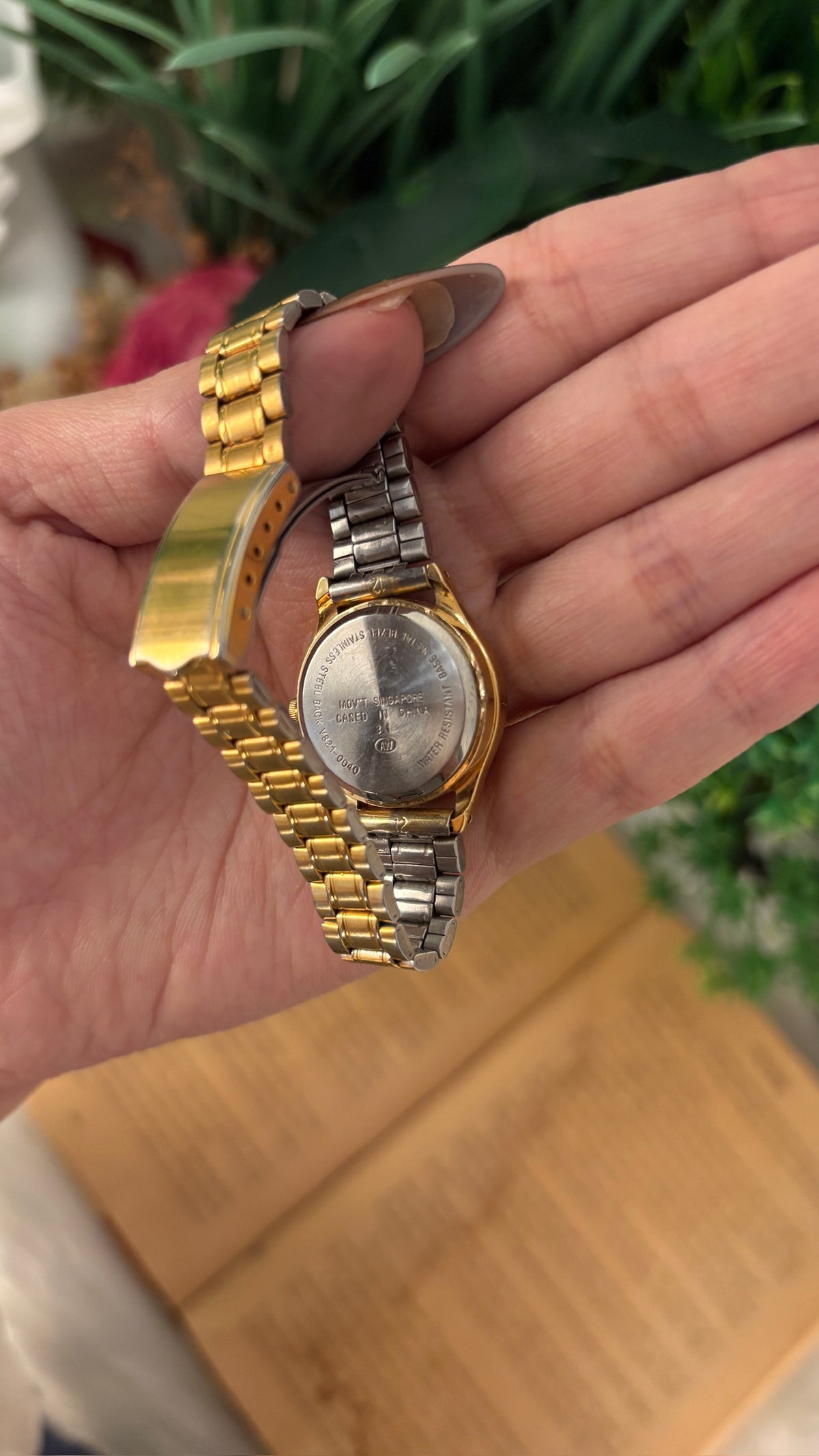Vintage Current Classic Watch in Gold Tone Quartz