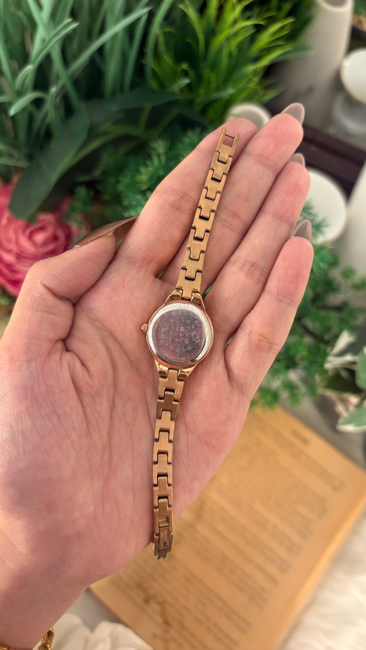 Rare Vintage Bungo Stray Dogs Red Dial Watch in Rose Gold Tone Quartz