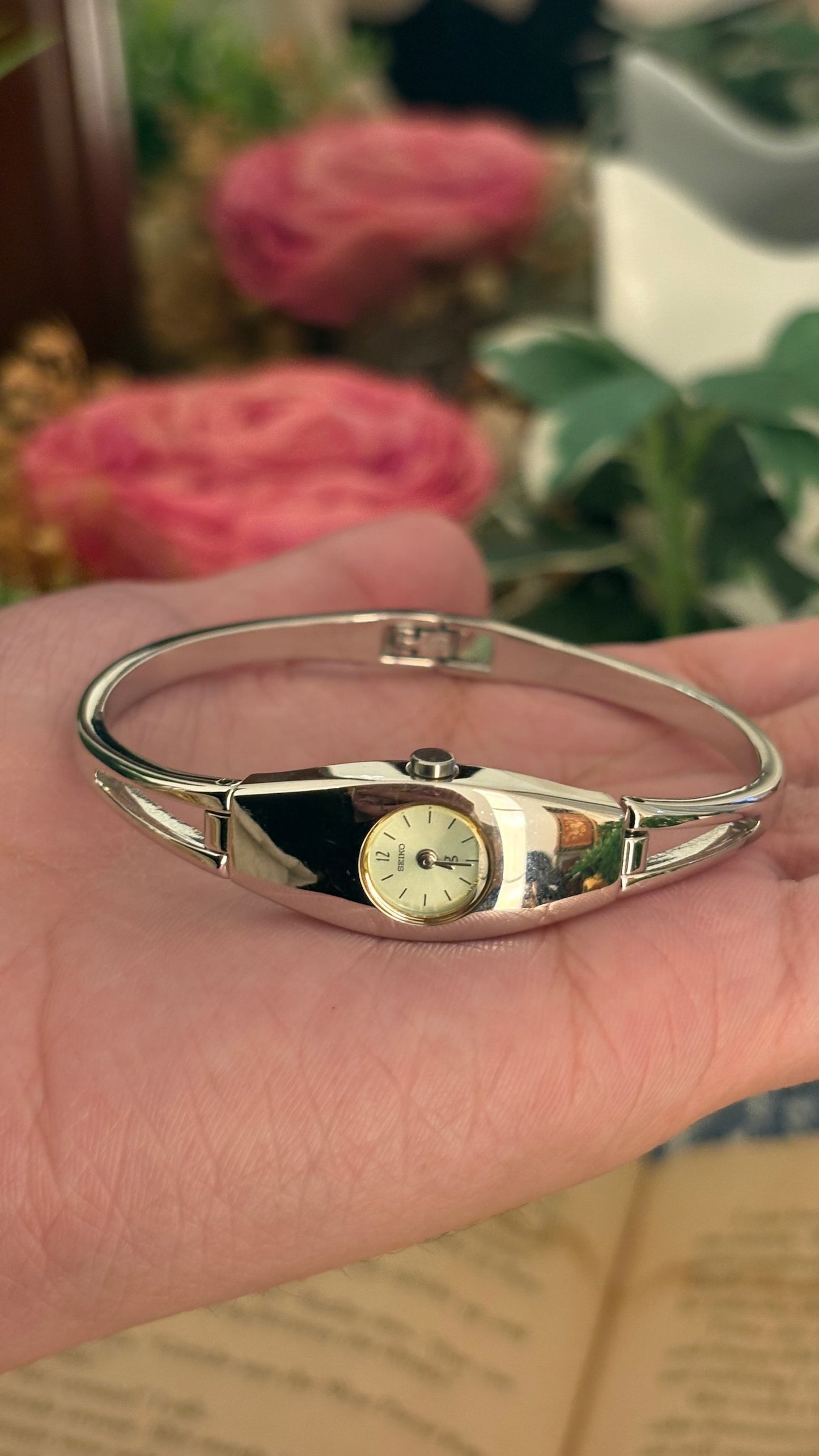 Extremely Rare Vintage Seiko Eye Bangle Watch in Silver Tone Quartz