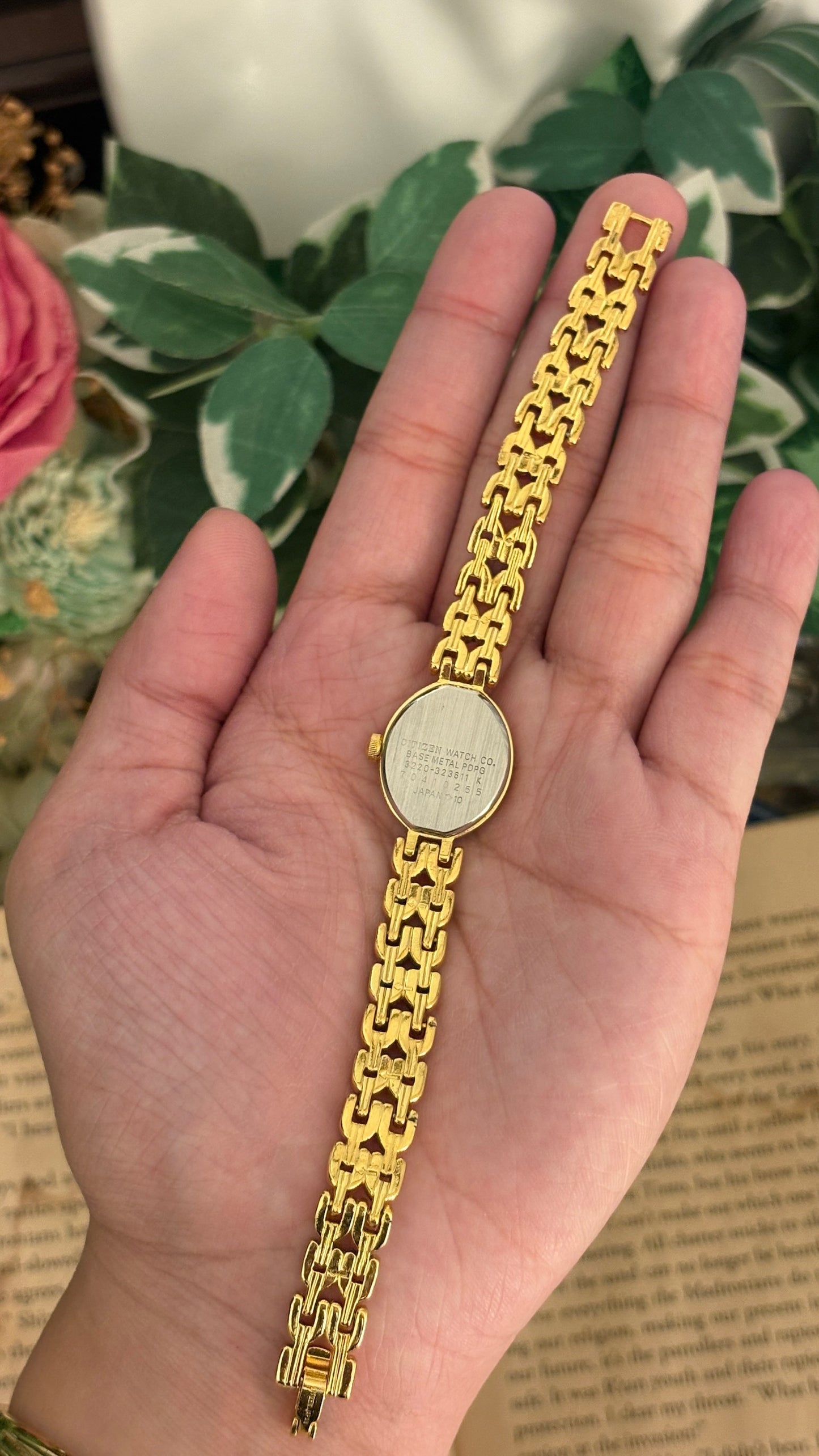 Rare Vintage Citizen Oval Dial Rope Motif Bracelet Watch in Gold Tone Quartz