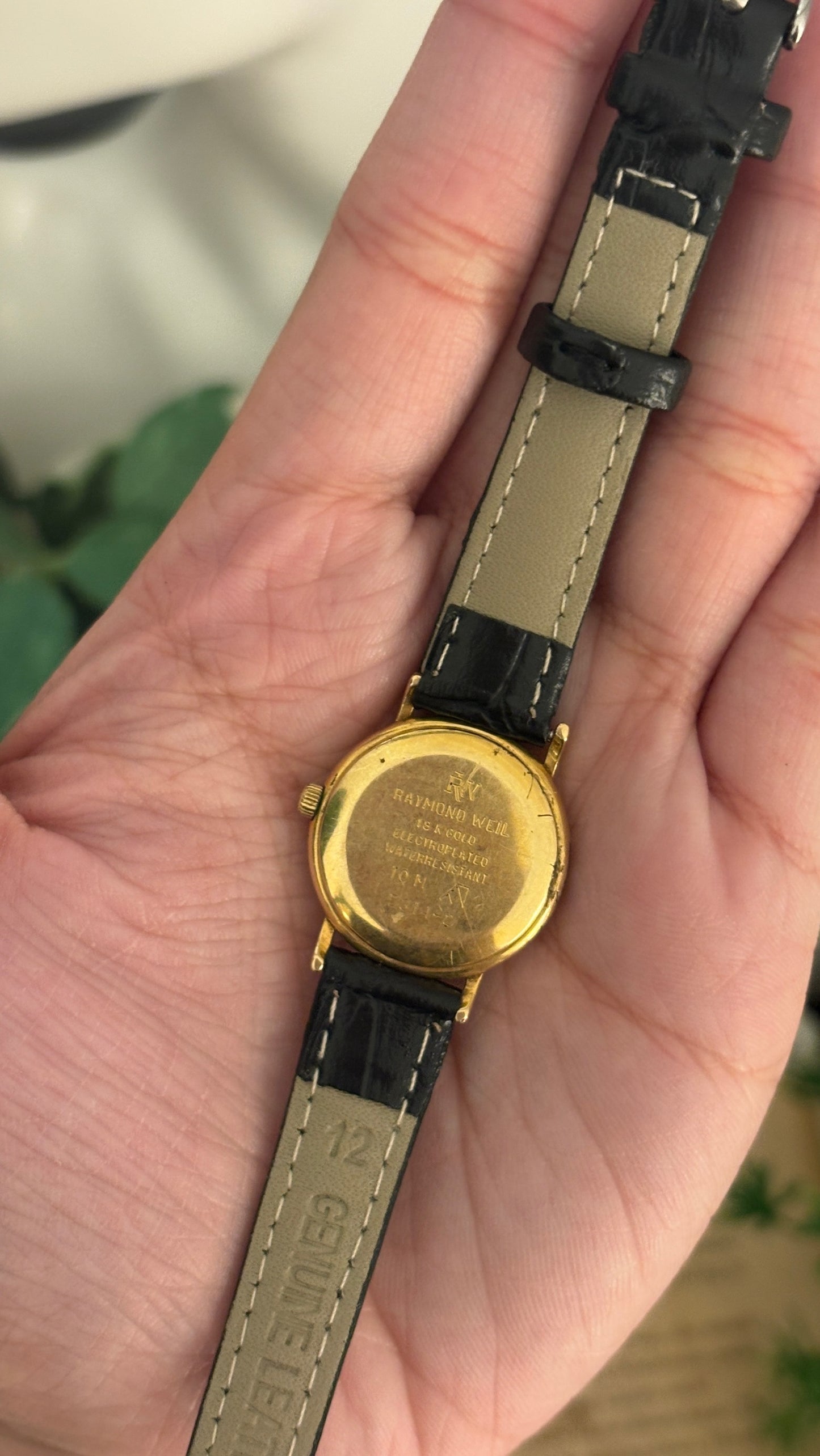 Rare Vintage Raymond Weil Date Window Watch in Gold Tone Black Leather Quartz