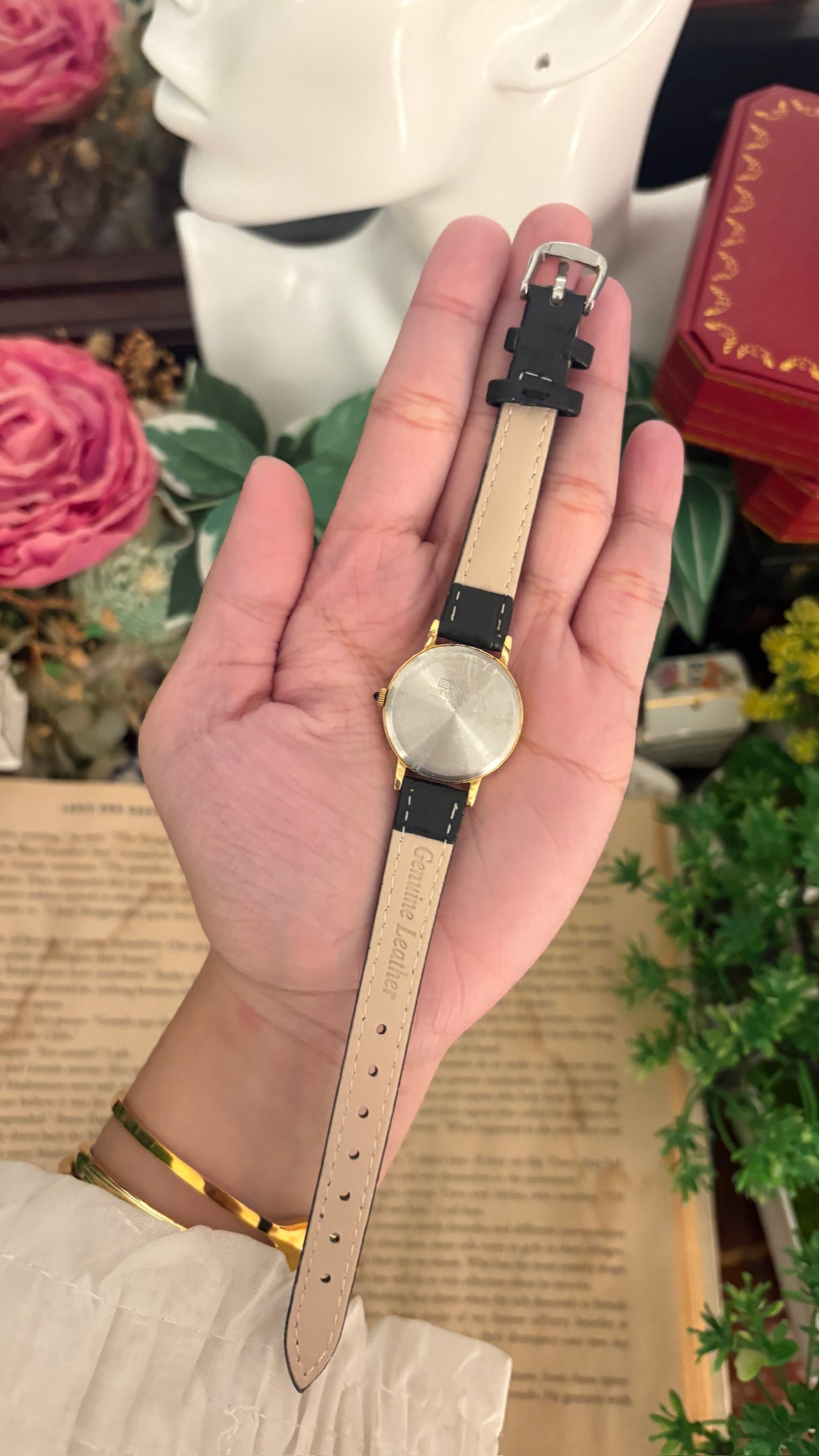 Rare Vintage Lorus Seiko Mickey Mouse Watch in Gold Tone Black Leather Quartz