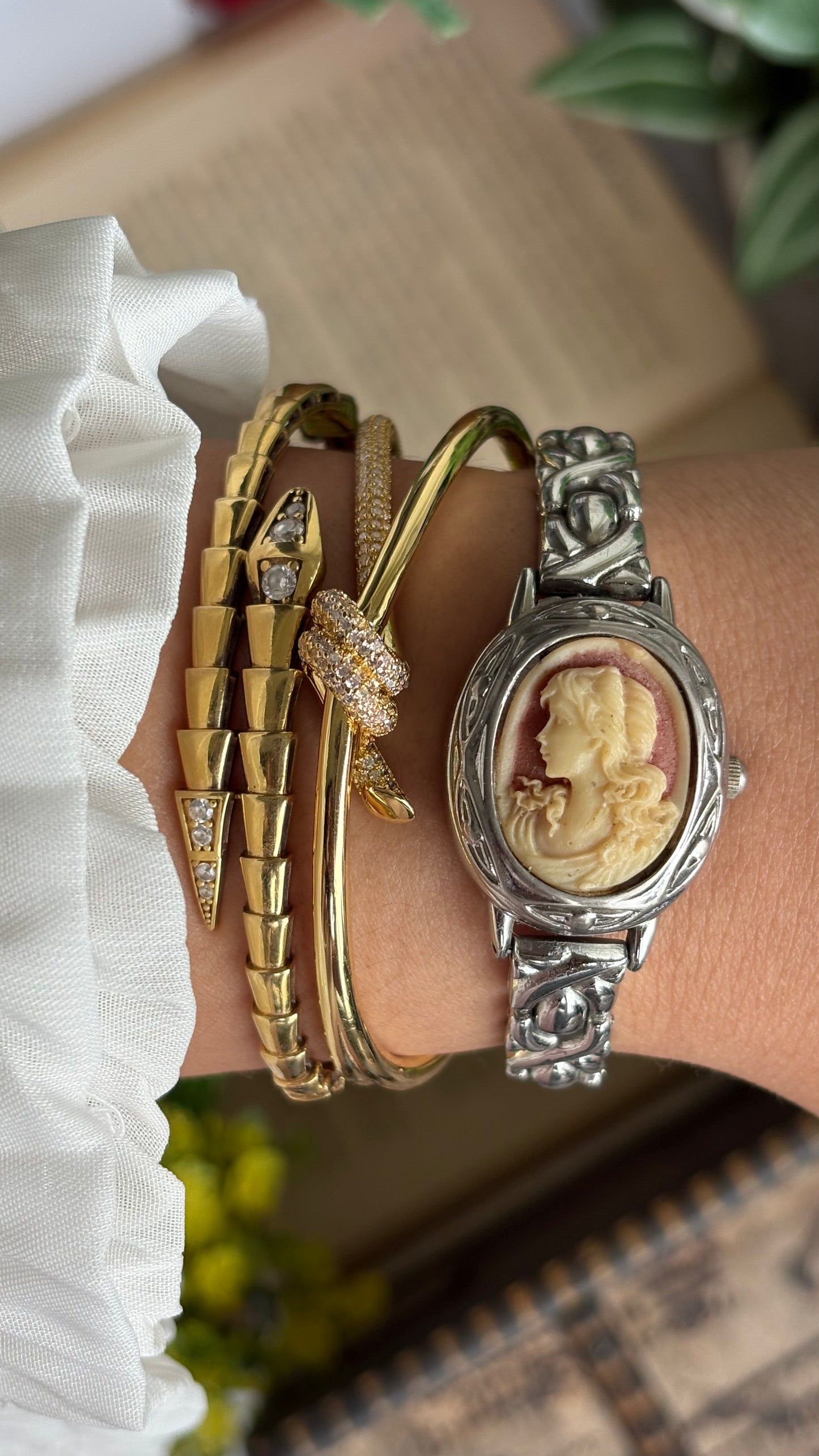 Extremely Rare Vintage Marba Cameo Peekaboo Watch in Silver Tone