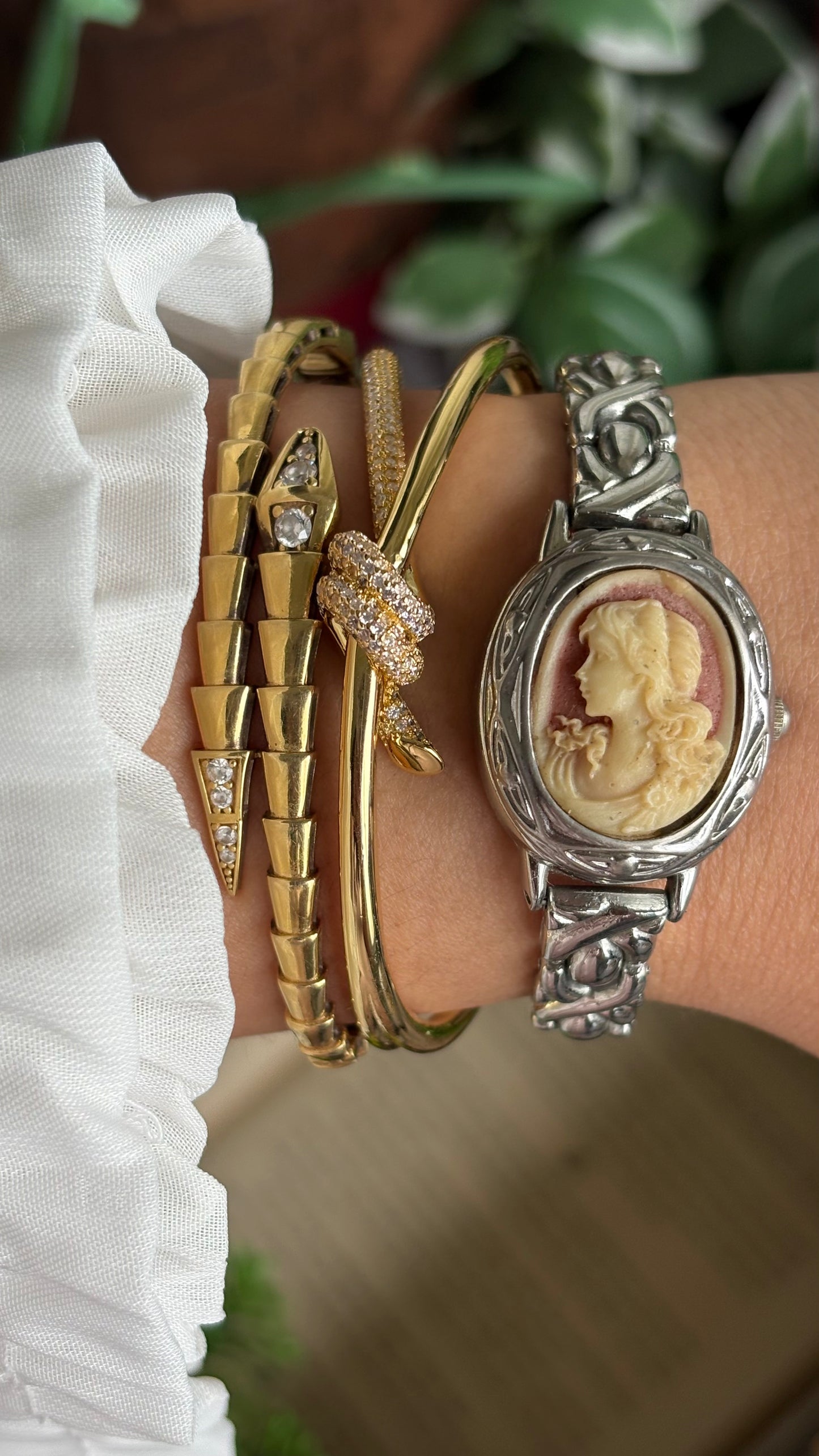 Extremely Rare Vintage Marba Cameo Peekaboo Watch in Silver Tone