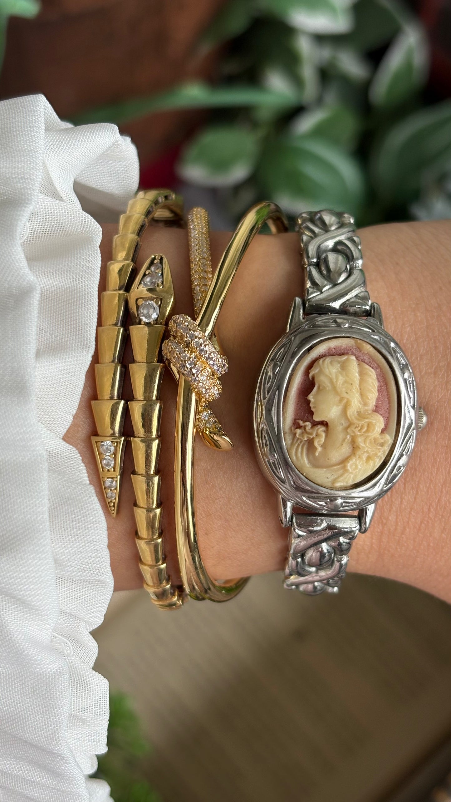 Extremely Rare Vintage Marba Cameo Peekaboo Watch in Silver Tone