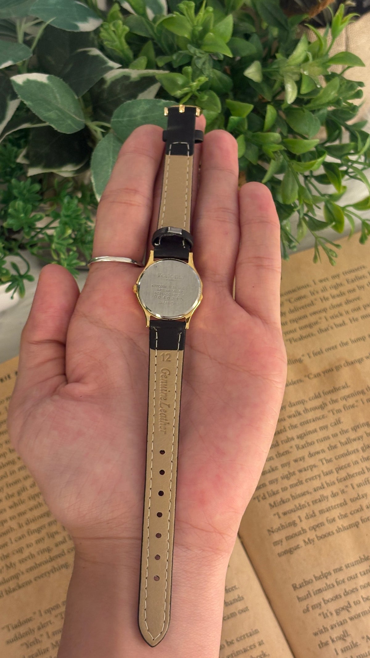 Vintage Renoma Citizen Black Dial Watch in Gold Tone Black Leather Quartz