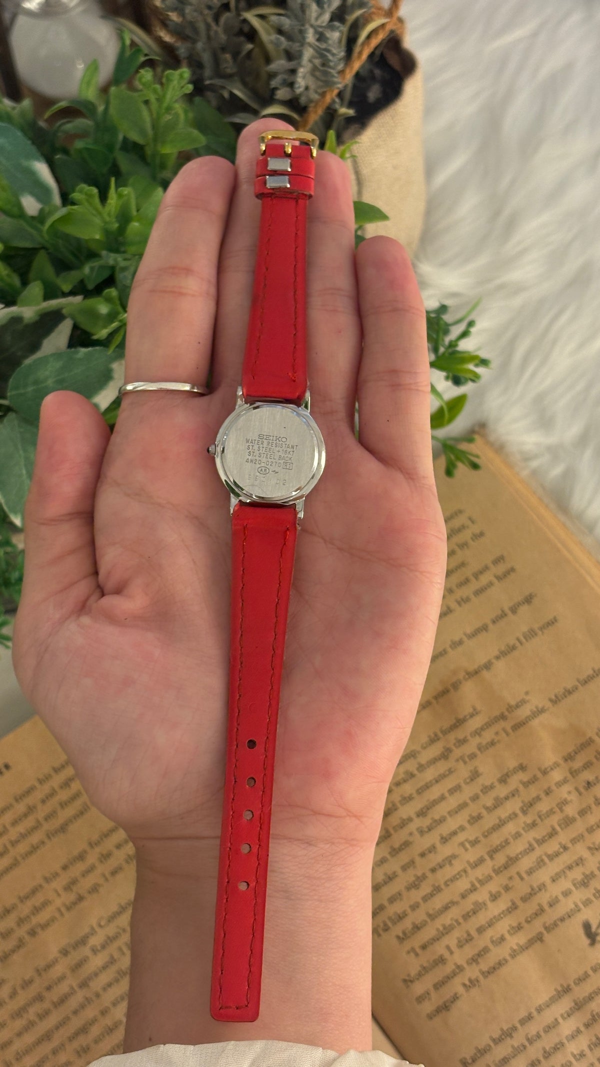 Rare Vintage Seiko Exceline Roman Dial Watch in Silver Tone Red Leather Quartz