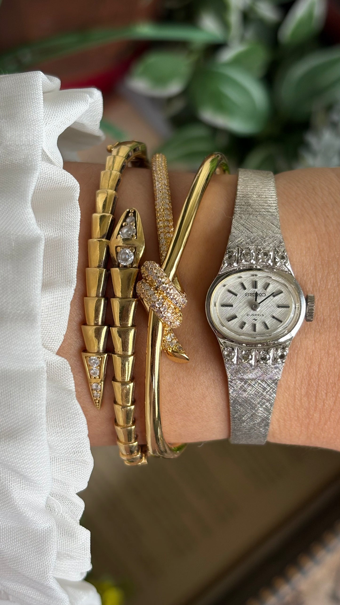 Vintage Seiko Manual Wind Watch in Silver Tone with Eight Diamonds