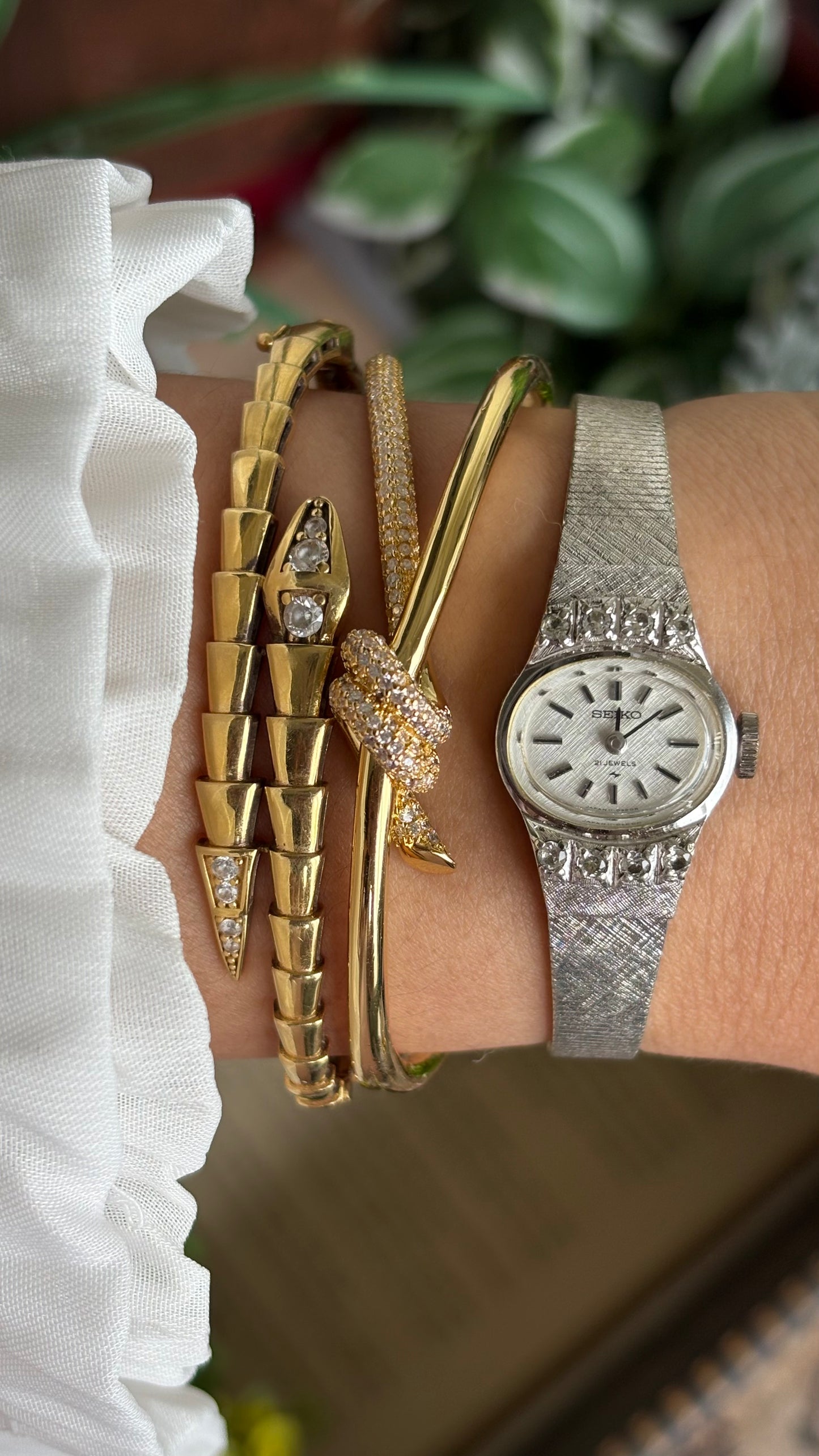 Vintage Seiko Manual Wind Watch in Silver Tone with Eight Diamonds