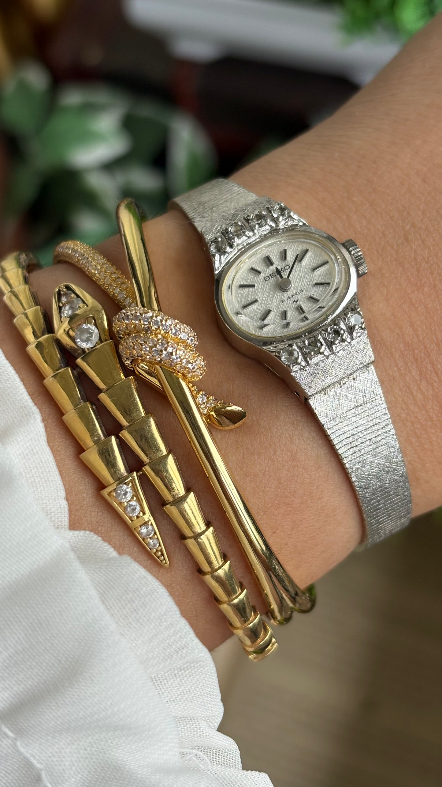 Vintage Seiko Manual Wind Watch in Silver Tone with Eight Diamonds