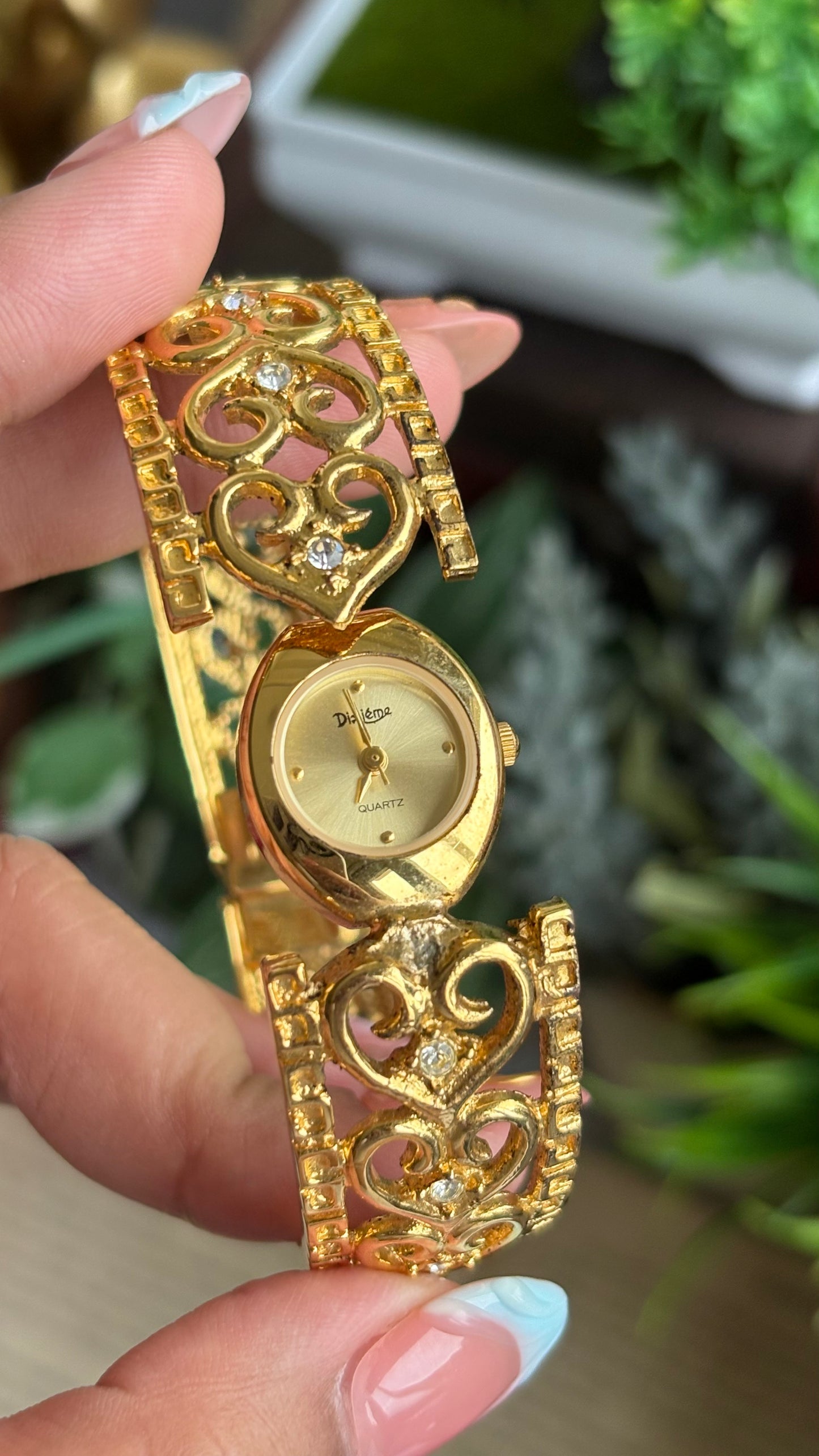 Extremely Rare Vintage Aphrodite’s Peekaboo Watch in Gold Tone Heart Details Greek Style