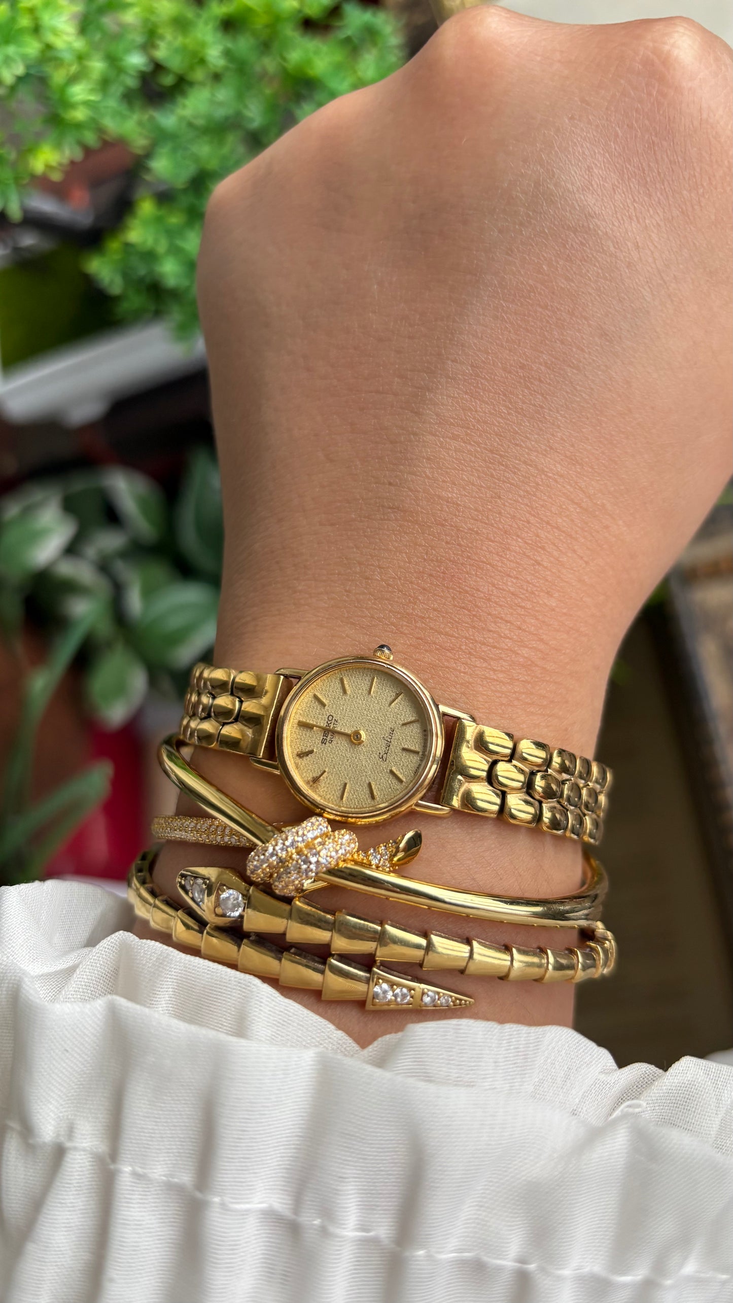 Vintage Dainty Seiko Exceline Watch in Gold Tone Rare Dial