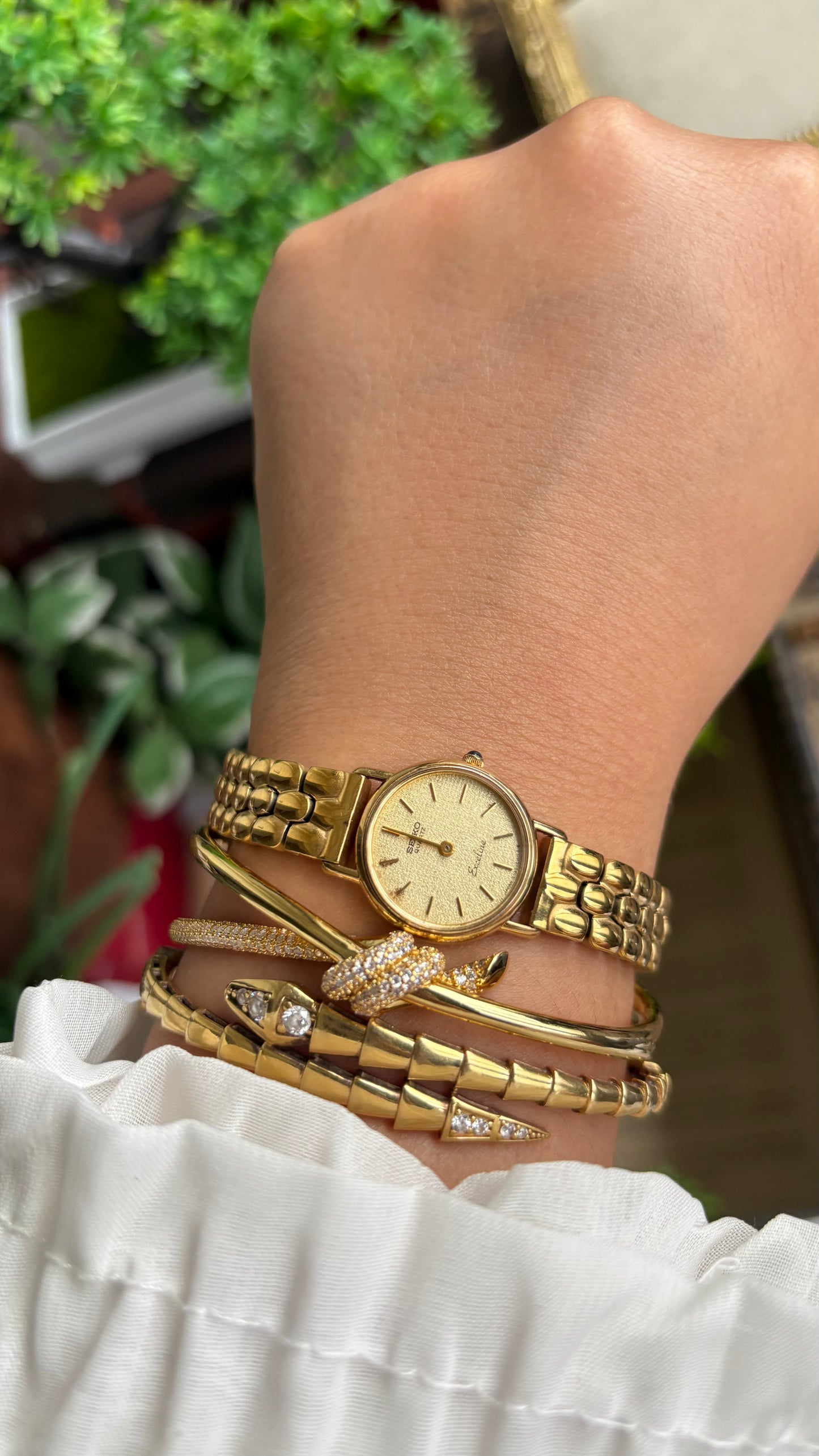 Vintage Dainty Seiko Exceline Watch in Gold Tone Rare Dial
