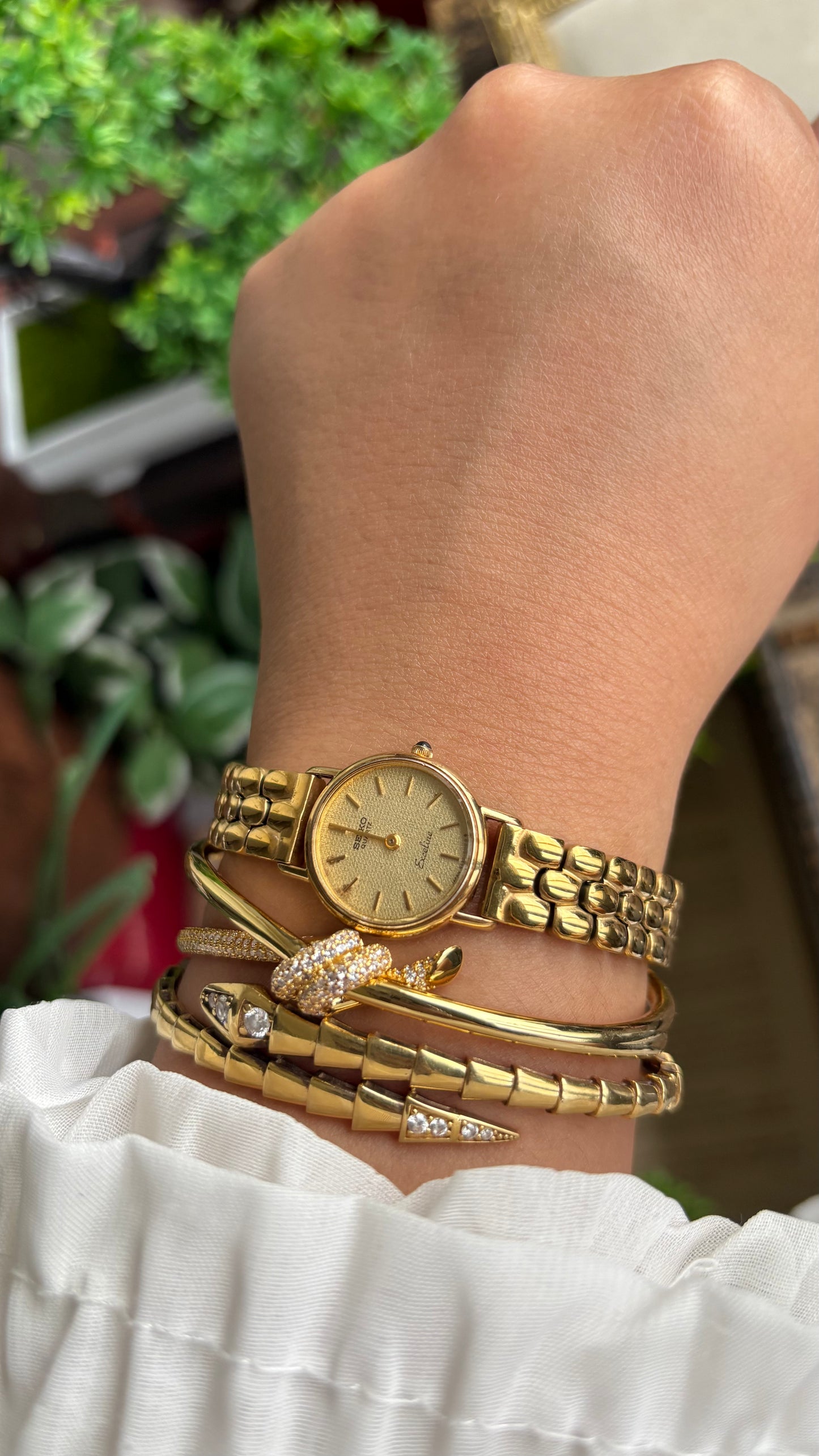 Vintage Dainty Seiko Exceline Watch in Gold Tone Rare Dial