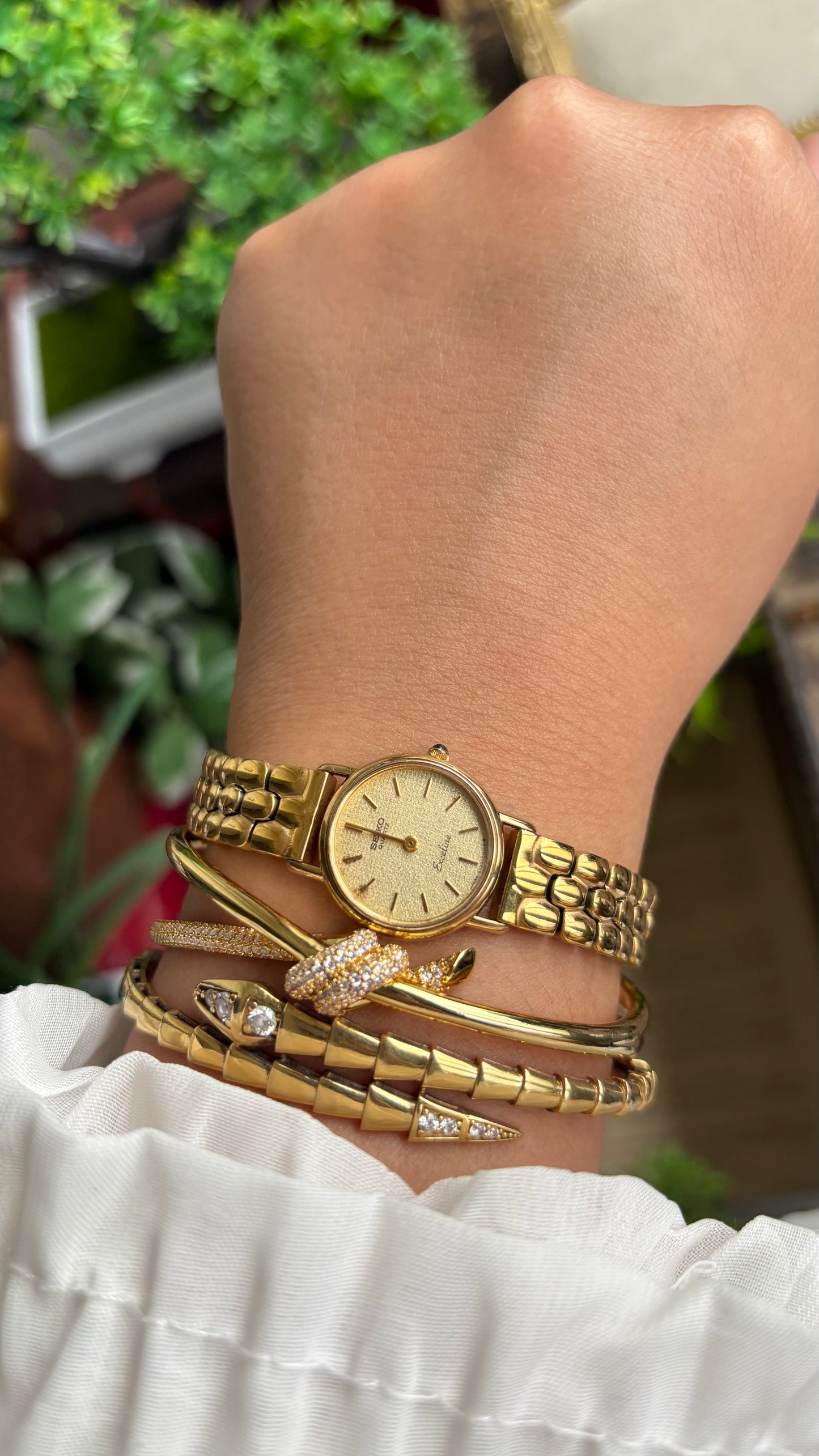 Vintage Dainty Seiko Exceline Watch in Gold Tone Rare Dial