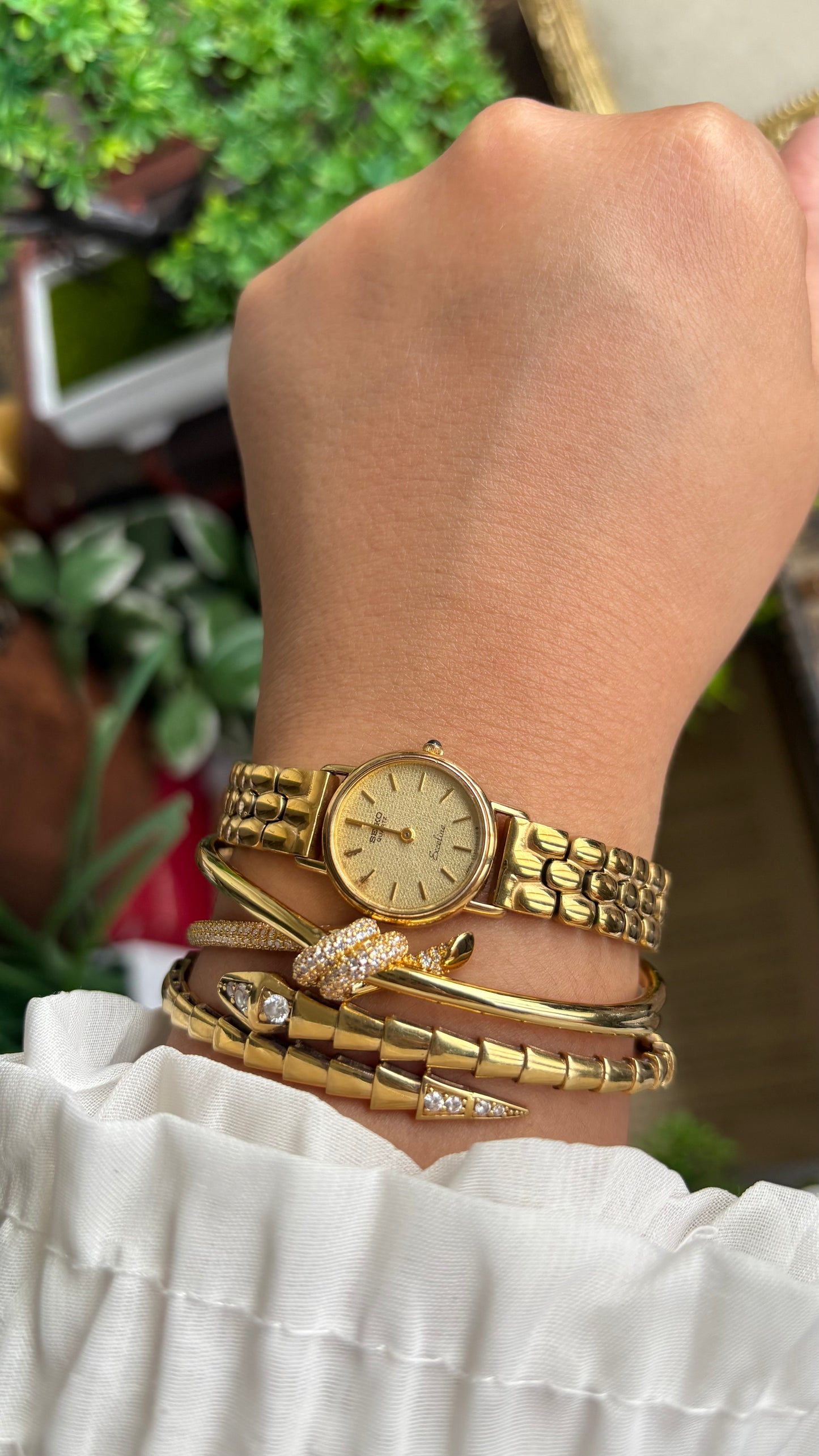 Vintage Dainty Seiko Exceline Watch in Gold Tone Rare Dial