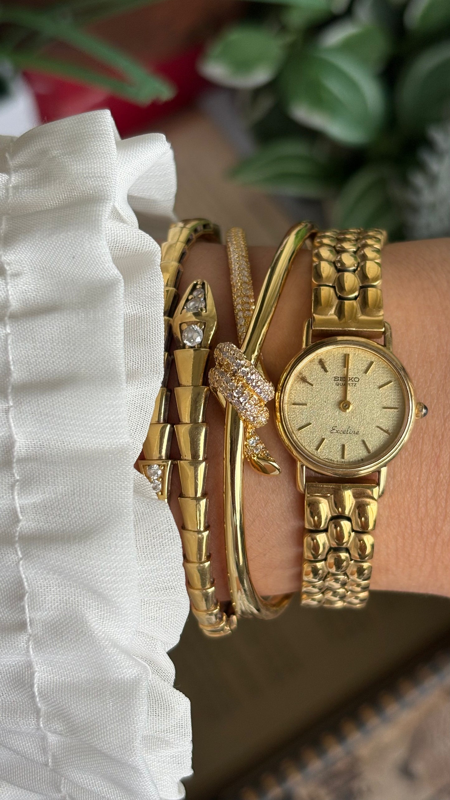 Vintage Dainty Seiko Exceline Watch in Gold Tone Rare Dial