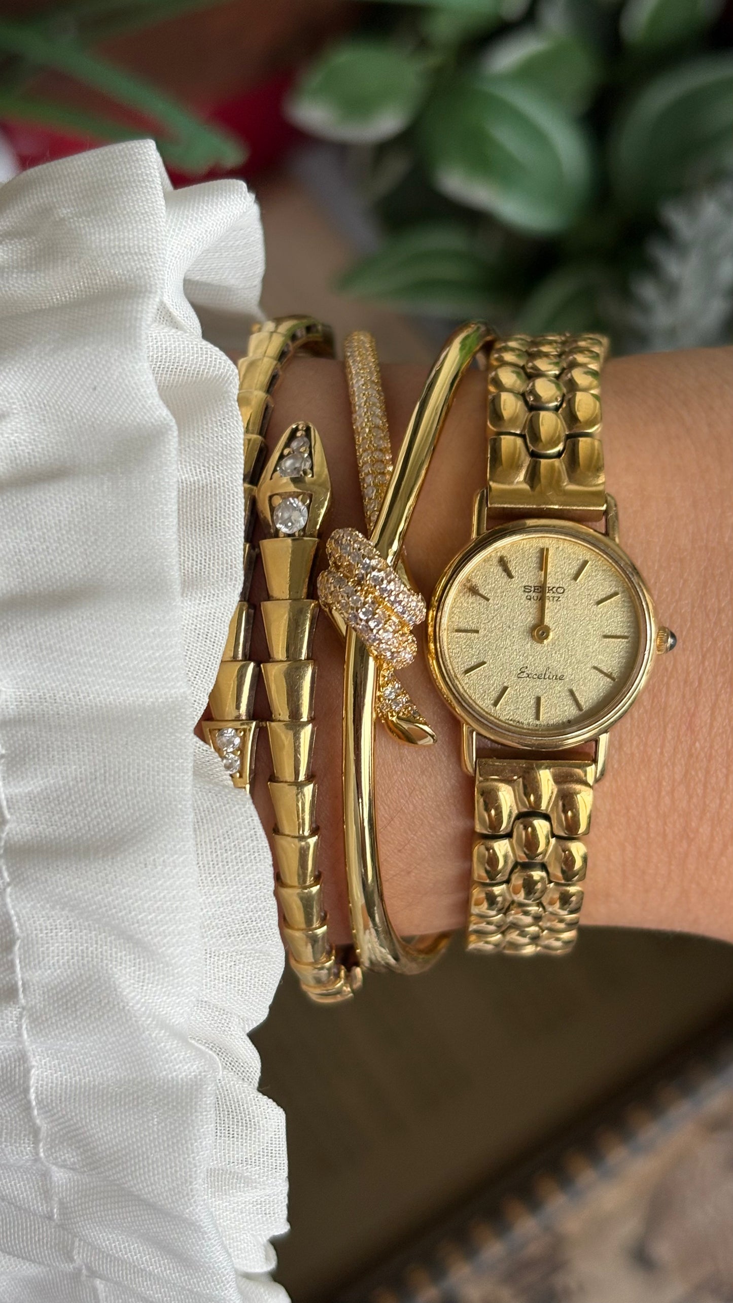 Vintage Dainty Seiko Exceline Watch in Gold Tone Rare Dial