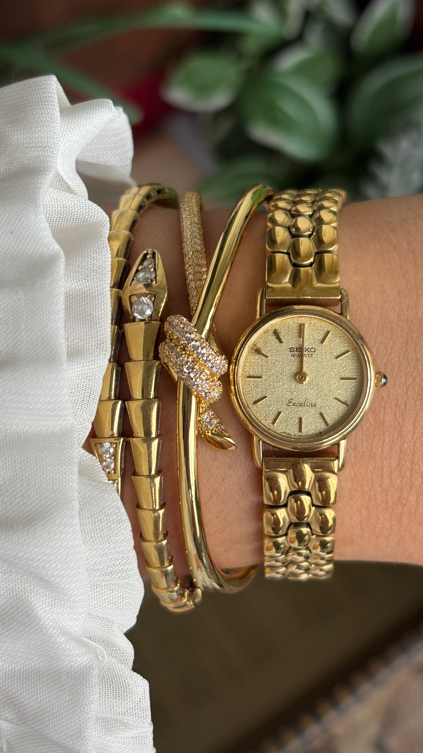 Vintage Dainty Seiko Exceline Watch in Gold Tone Rare Dial
