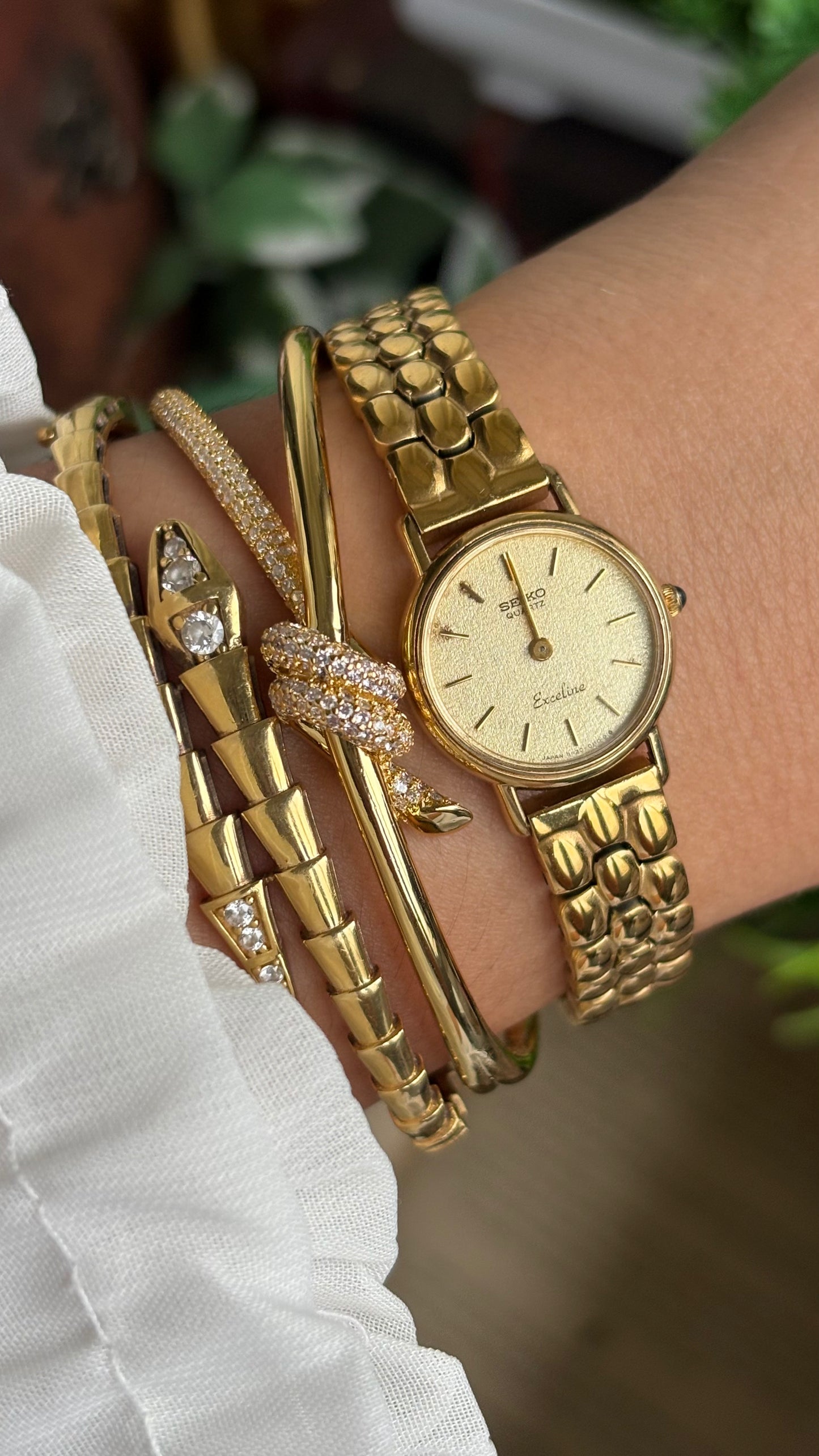 Vintage Dainty Seiko Exceline Watch in Gold Tone Rare Dial
